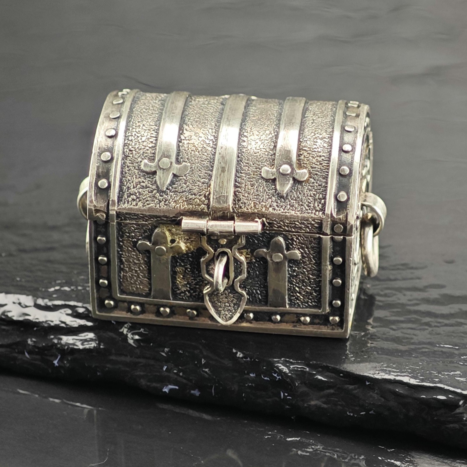 Vintage Sterling Silver Trinket Treasure Chest MISC0409 Vintage Sterling Silver Trinket Treasure Chest MISC0409