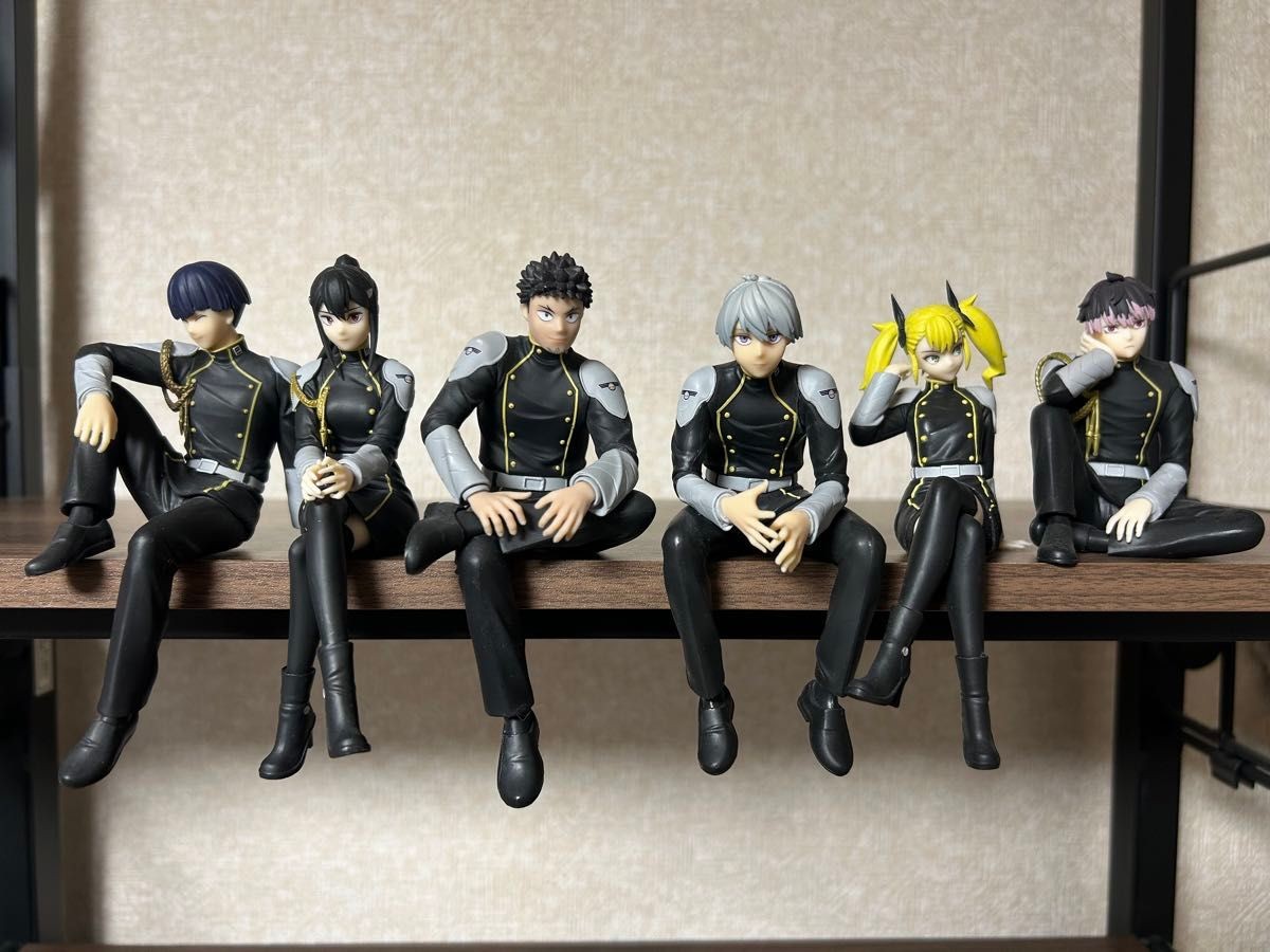 Kaiju No. 8 Figure Set of 6 Defense Force Uniform Sitting Pose Used No Box Japan