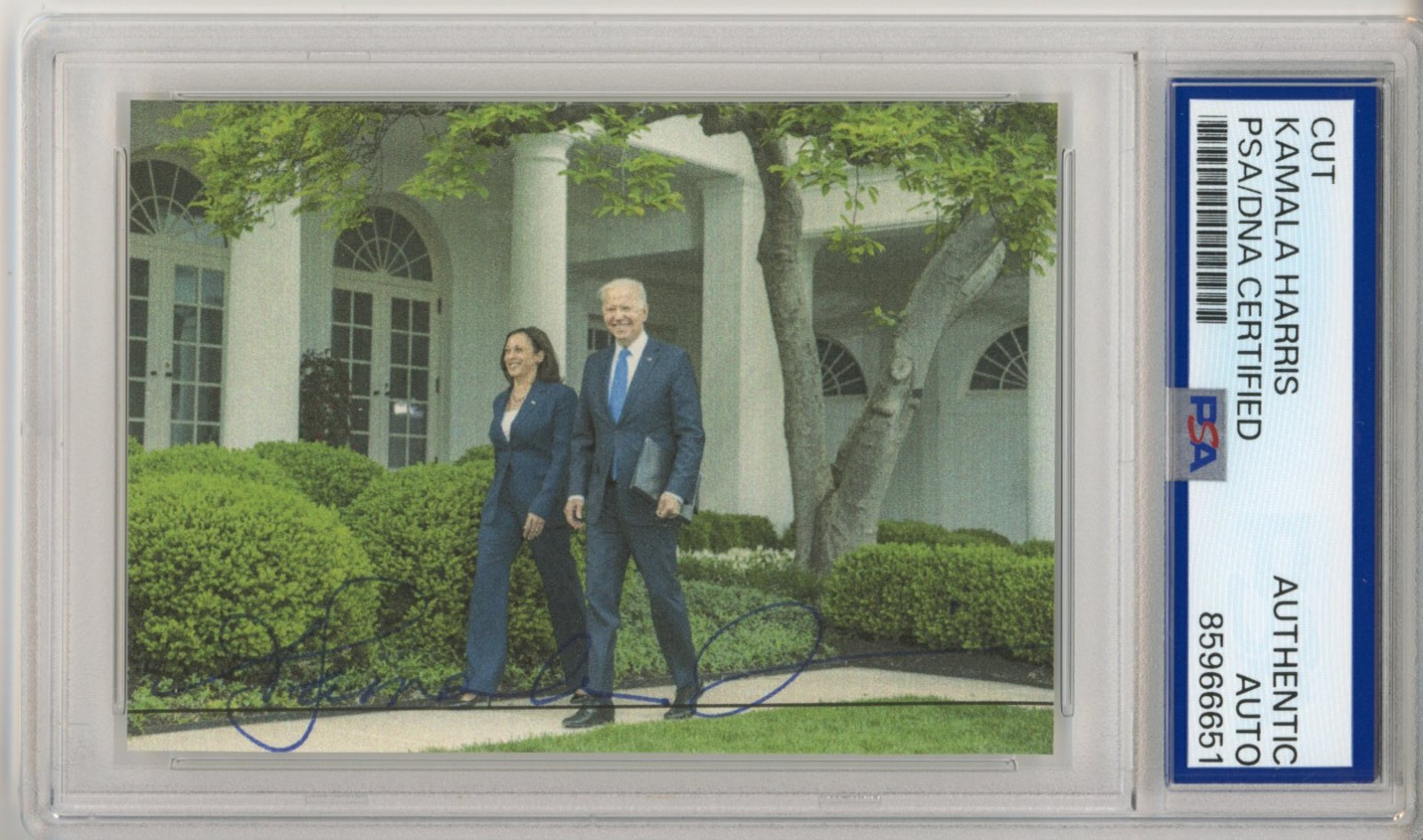 Kamala Harris SIGNED Picture with President Joe Biden PSA DNA COA AUTOGRAPH AUTO Kamala Harris SIGNED Picture with President Joe Biden PSA DNA COA AUTOGRAPH AUTO