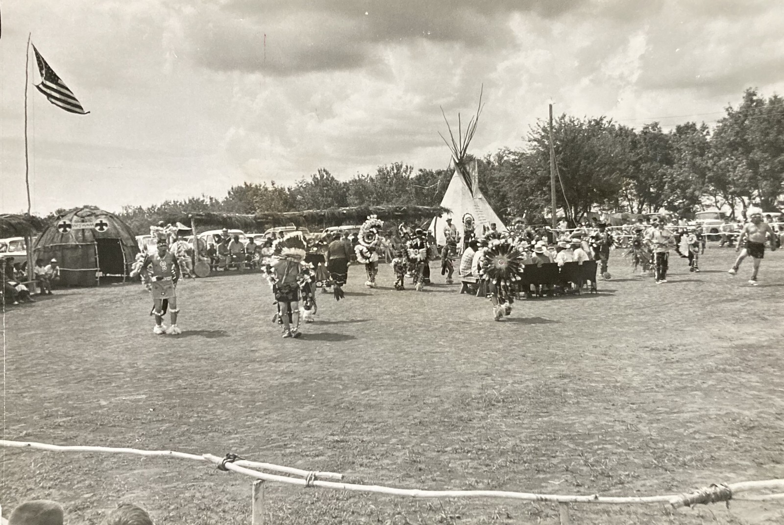 XL2 Newspaper & Photo Friendship Dance, Kickapoo Reservation Kansas Orig 1962