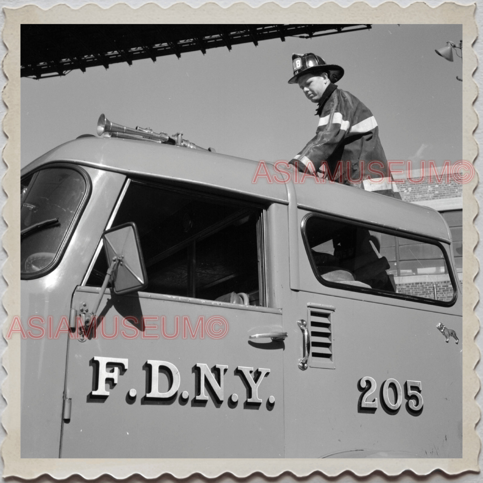 50s MANHATTAN NEW YORK CITY FIREMAN TRUCK FDNY AMERICA VINTAGE OLD US Photo 9059 50s MANHATTAN NEW YORK CITY FIREMAN TRUCK FDNY AMERICA VINTAGE OLD US Photo 9059