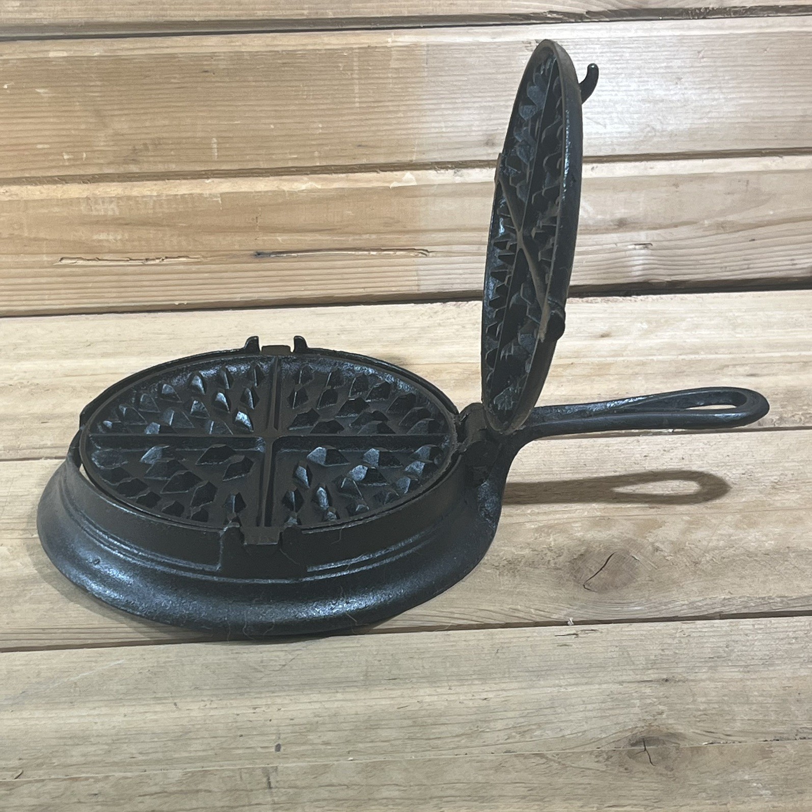 Vintage Cast Iron Diamond Pattern Waffle Iron, 7/8, Vintage Cast Iron Diamond Pattern Waffle Iron, 7/8,