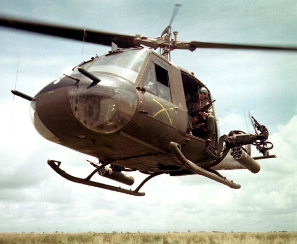 Bell UH-1B Huey helicopter at work 8\