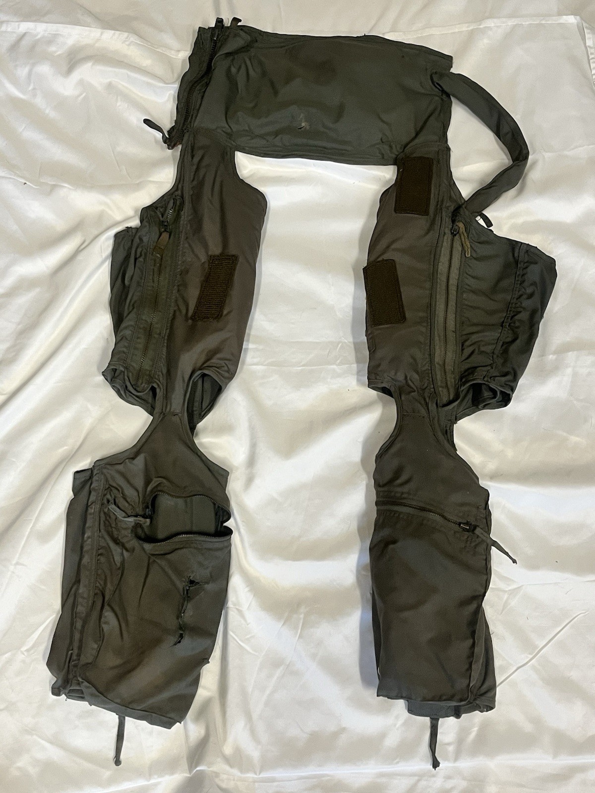 USAF F-4 Phantom Pilot CSU-13B/P Anti-G Suit Vietnam Pilot Estate Medium Long USAF F-4 Phantom Pilot CSU-13B/P Anti-G Suit Vietnam Pilot Estate Medium Long
