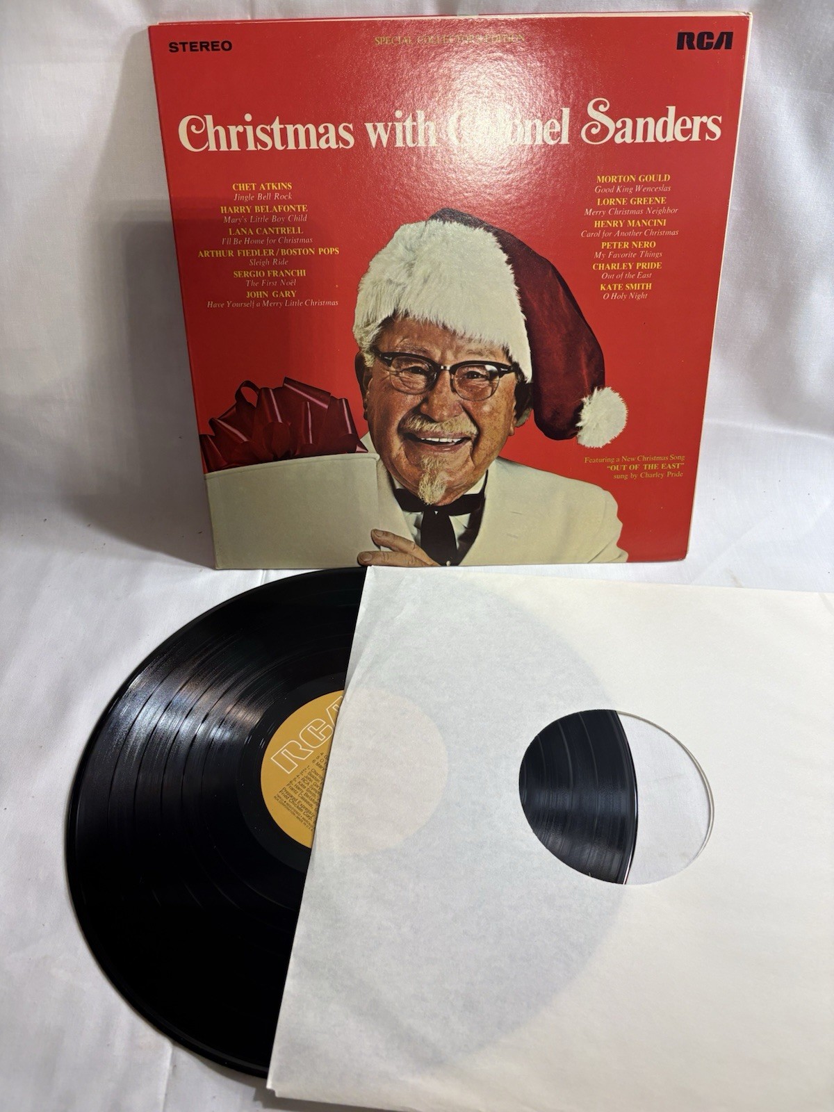 NOS 1969 RCA Victor Christmas w/ COLONEL SANDERS 12
