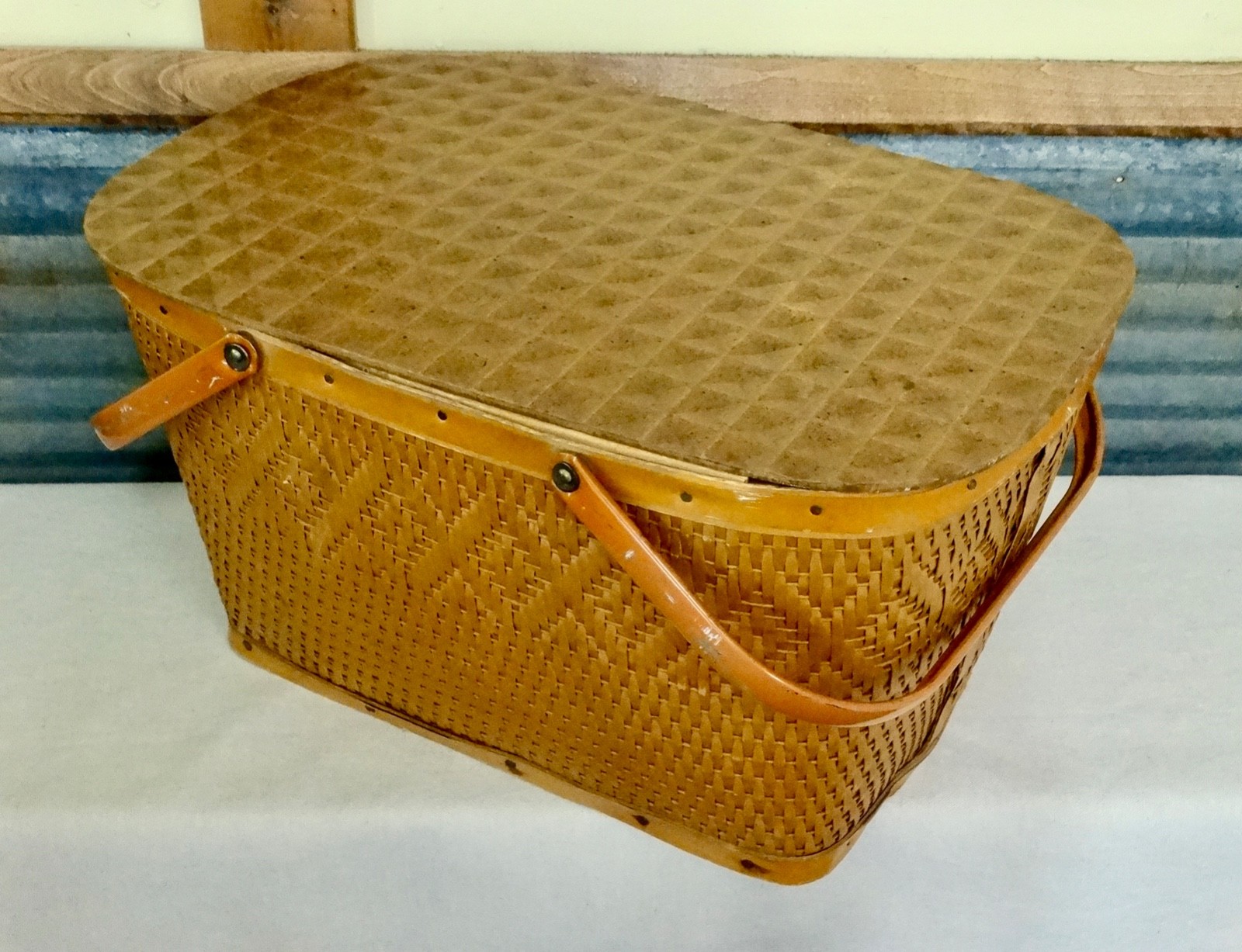 VINTAGE RED-MAN PICNIC BASKET WOVEN WICKER HINGE LID INDIAN HEAD LABEL 40’s-50’s