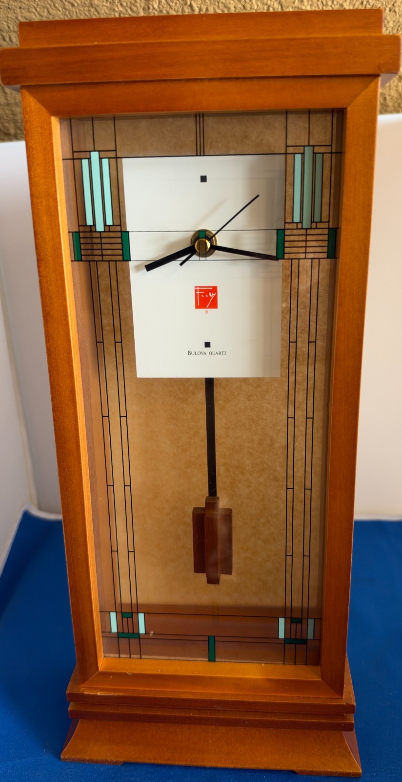 Vintage FRANK LLOYD WRIGHT Bulova Willits Mantel Clock Wooden Timepiece Mission Vintage FRANK LLOYD WRIGHT Bulova Willits Mantel Clock Wooden Timepiece Mission