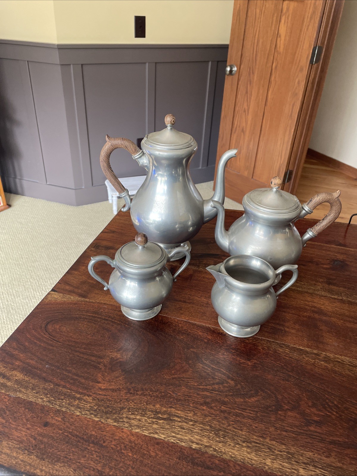 VINTAGE ROYAL HOLLAND PEWTER COFFEE/TEA SET 4PC SET WOOD HANDLES VINTAGE ROYAL HOLLAND PEWTER COFFEE/TEA SET 4PC SET WOOD HANDLES