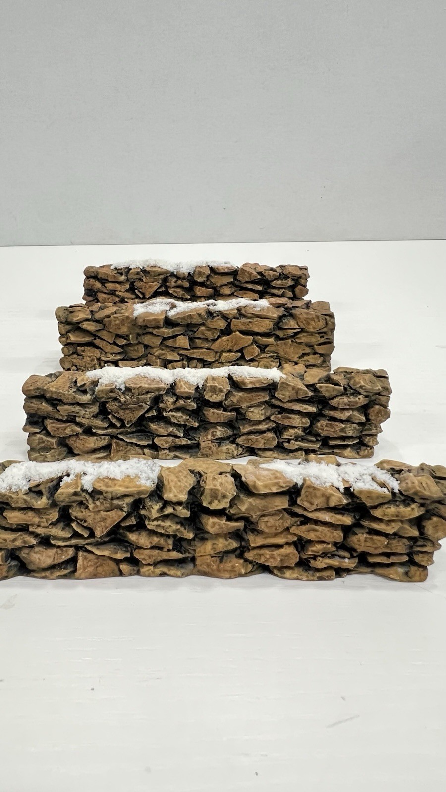 Dept 56 “Stone Wall” 52629 Lot Of 4 Pieces Christmas Village Accessories Dept 56 “Stone Wall” 52629 Lot Of 4 Pieces Christmas Village Accessories