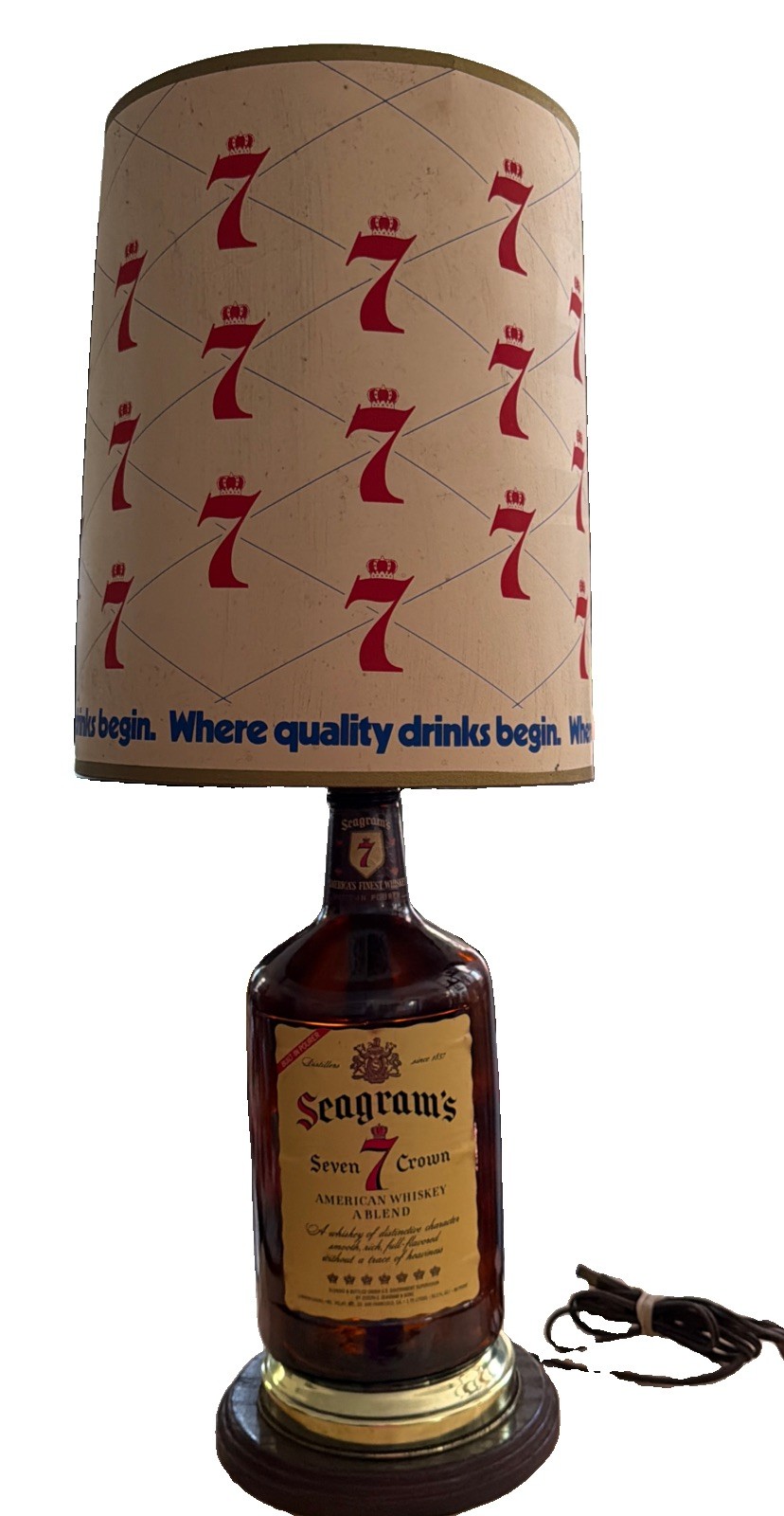 VINTAGE SEAGRAM\'S 7 CROWN WHISKEY GLASS BOTTLE LAMP ORIGINAL LAMP SHADE WORKS VINTAGE SEAGRAM\'S 7 CROWN WHISKEY GLASS BOTTLE LAMP ORIGINAL LAMP SHADE WORKS