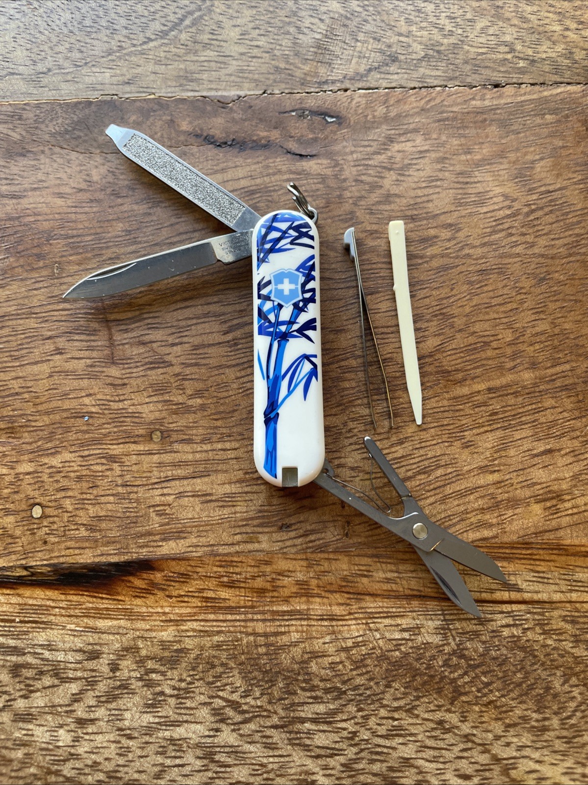 2017 Victorinox Classic SD - The Giant Panda - Swiss Army Knife  LIMITED EDITION