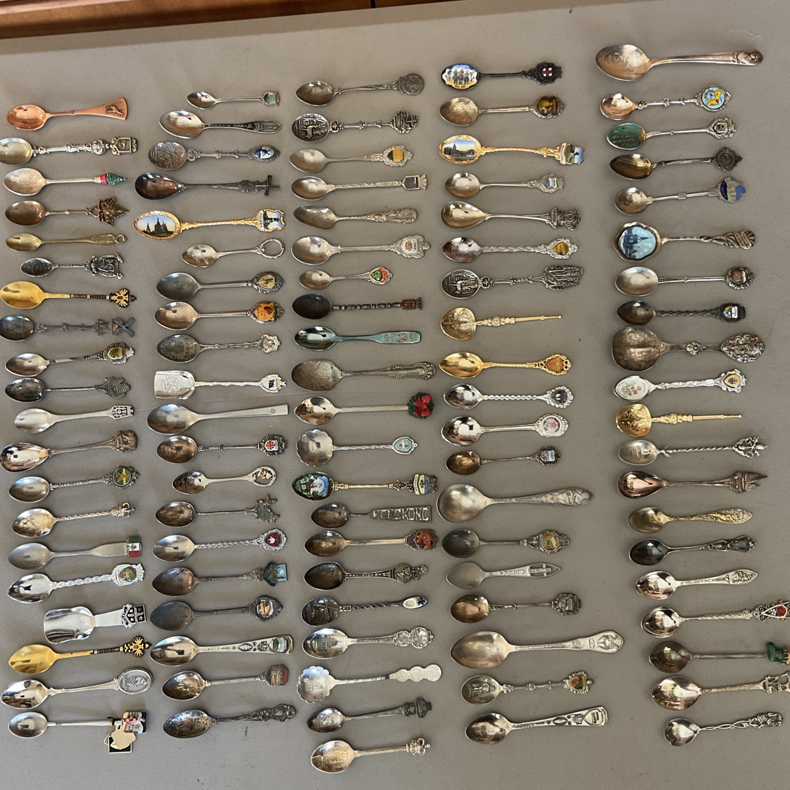 Vintage Huge Lot Of 100 Souvenir Spoons States Locations Attractions Disney Vintage Huge Lot Of 100 Souvenir Spoons States Locations Attractions Disney
