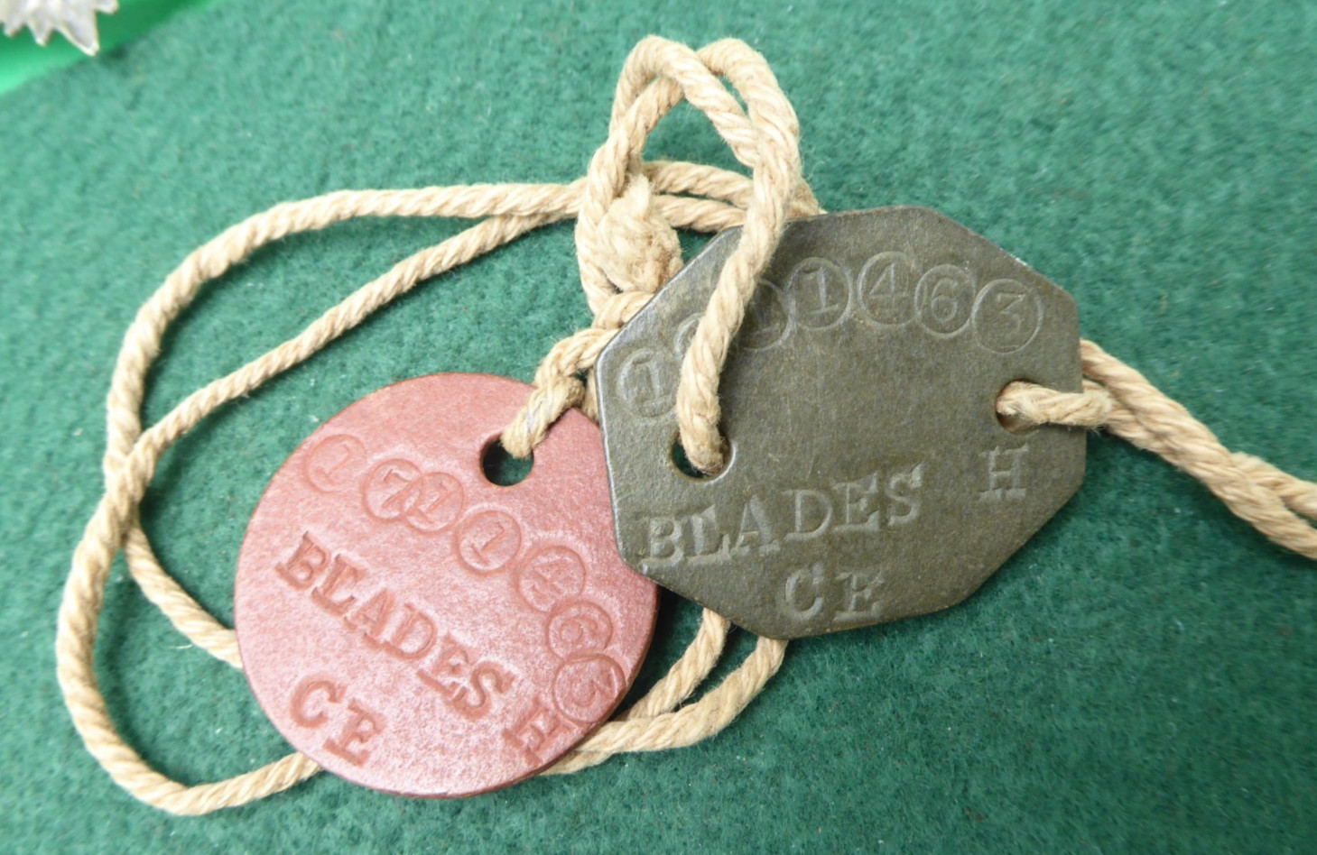 WW11 1939-45 PAIR OF BRITISH ARMY DOG TAGS NAMED WW11 1939-45 PAIR OF BRITISH ARMY DOG TAGS NAMED