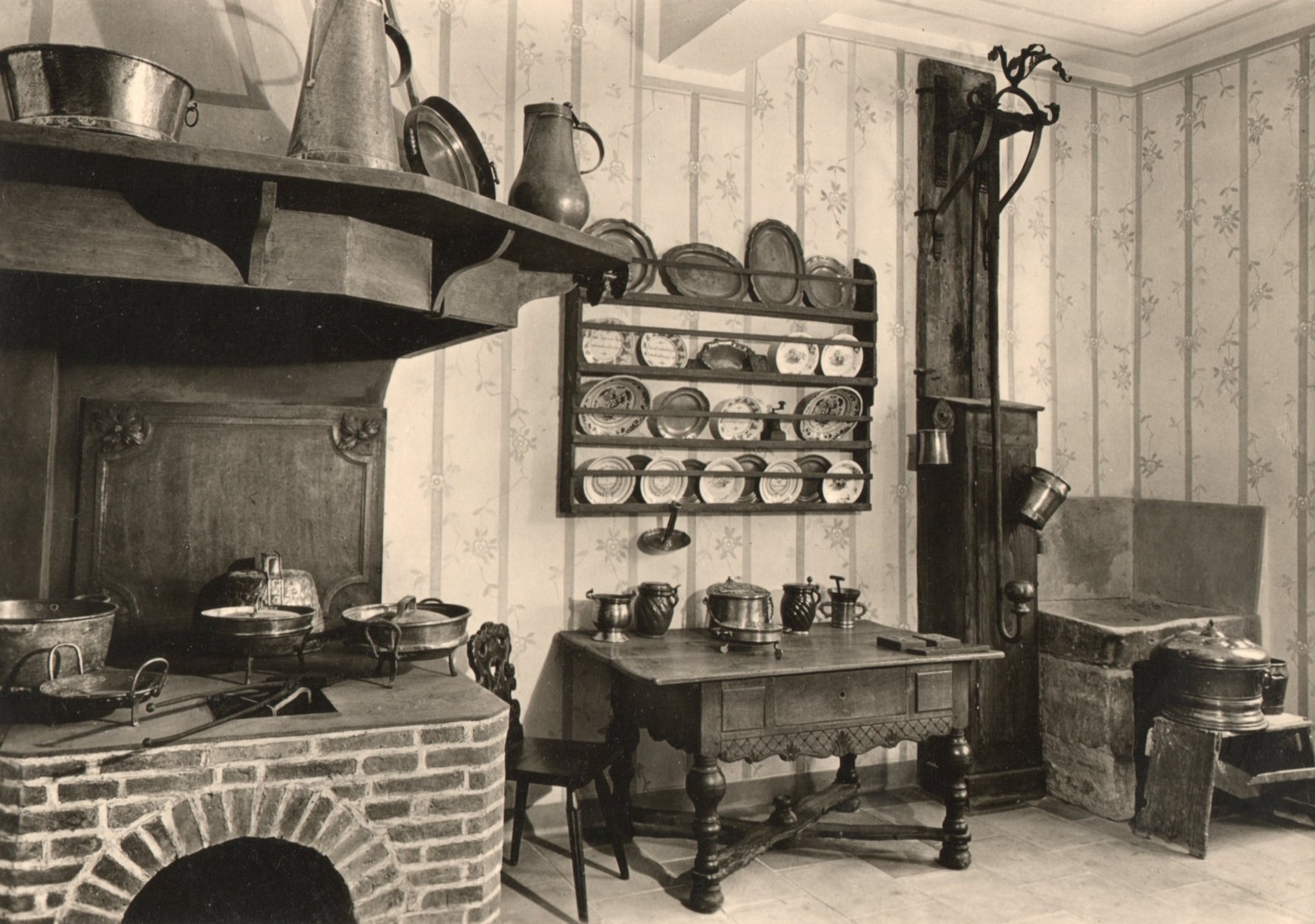 AK, FRANKFURT, GOETHE HOUSE, KITCHEN AK, FRANKFURT, GOETHE HOUSE, KITCHEN