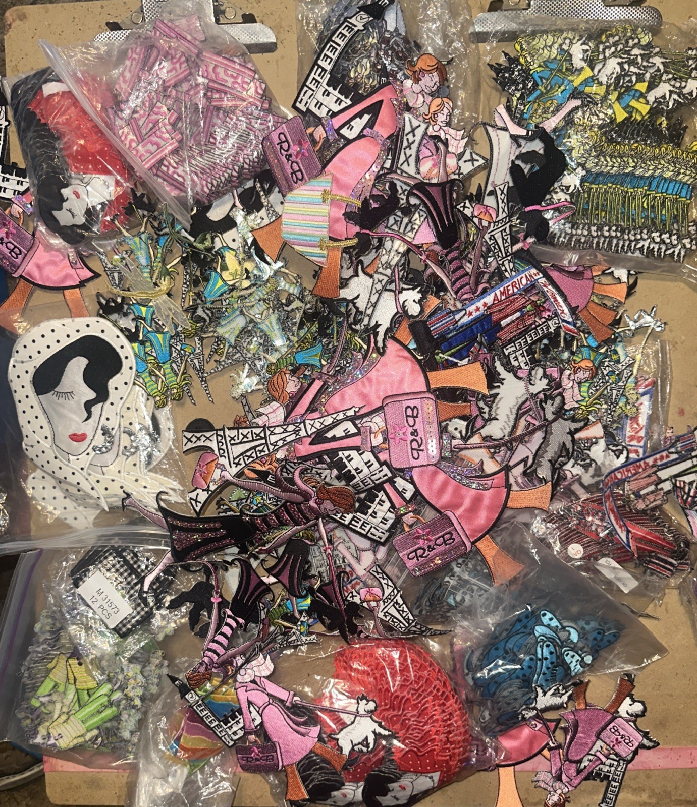 Lot Of 50 Random All Fashion Iron On Patches Appliqué Embroidered Sew On Sewing Lot Of 50 Random All Fashion Iron On Patches Appliqué Embroidered Sew On Sewing