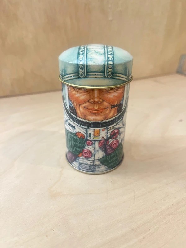 Vintage 1970s Cap-Tins Astronaut Tin Box Company Daher NASA Spaceman Container Vintage 1970s Cap-Tins Astronaut Tin Box Company Daher NASA Spaceman Container