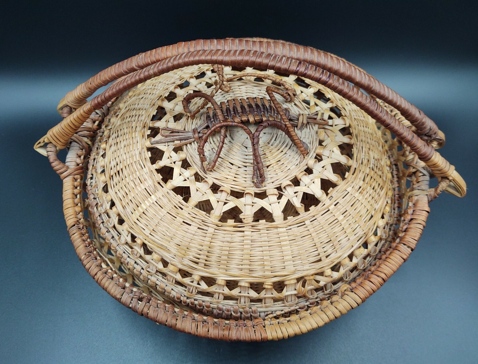 Vintage Handmade Chinese Woven Lidded Double Handle Wicker Bamboo Basket Vintage Handmade Chinese Woven Lidded Double Handle Wicker Bamboo Basket