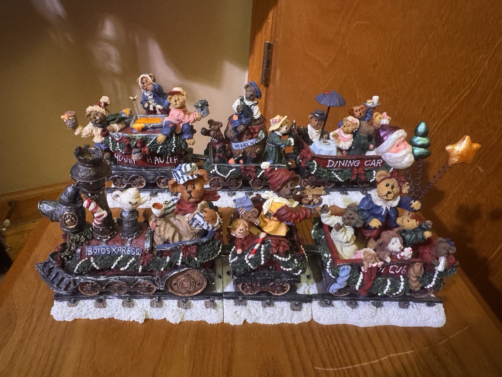 Danbury Mint Boyds Bears Christmas Party Flyer Train 6 Piece Set Complete EUC Danbury Mint Boyds Bears Christmas Party Flyer Train 6 Piece Set Complete EUC