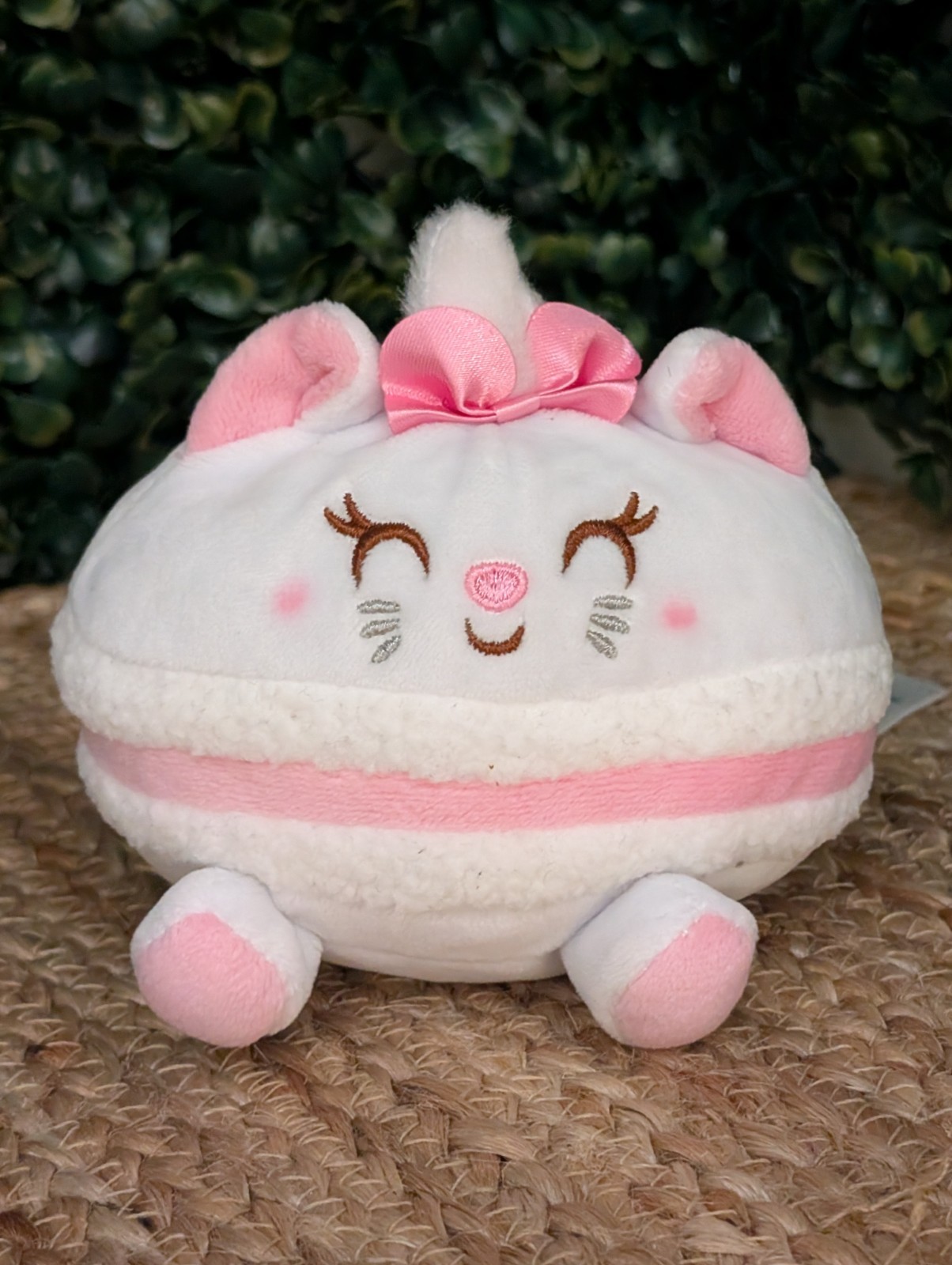 Disney Munchlings Marie Aristocats Baked Treats Small Plush - Adorable Disney Munchlings Marie Aristocats Baked Treats Small Plush - Adorable