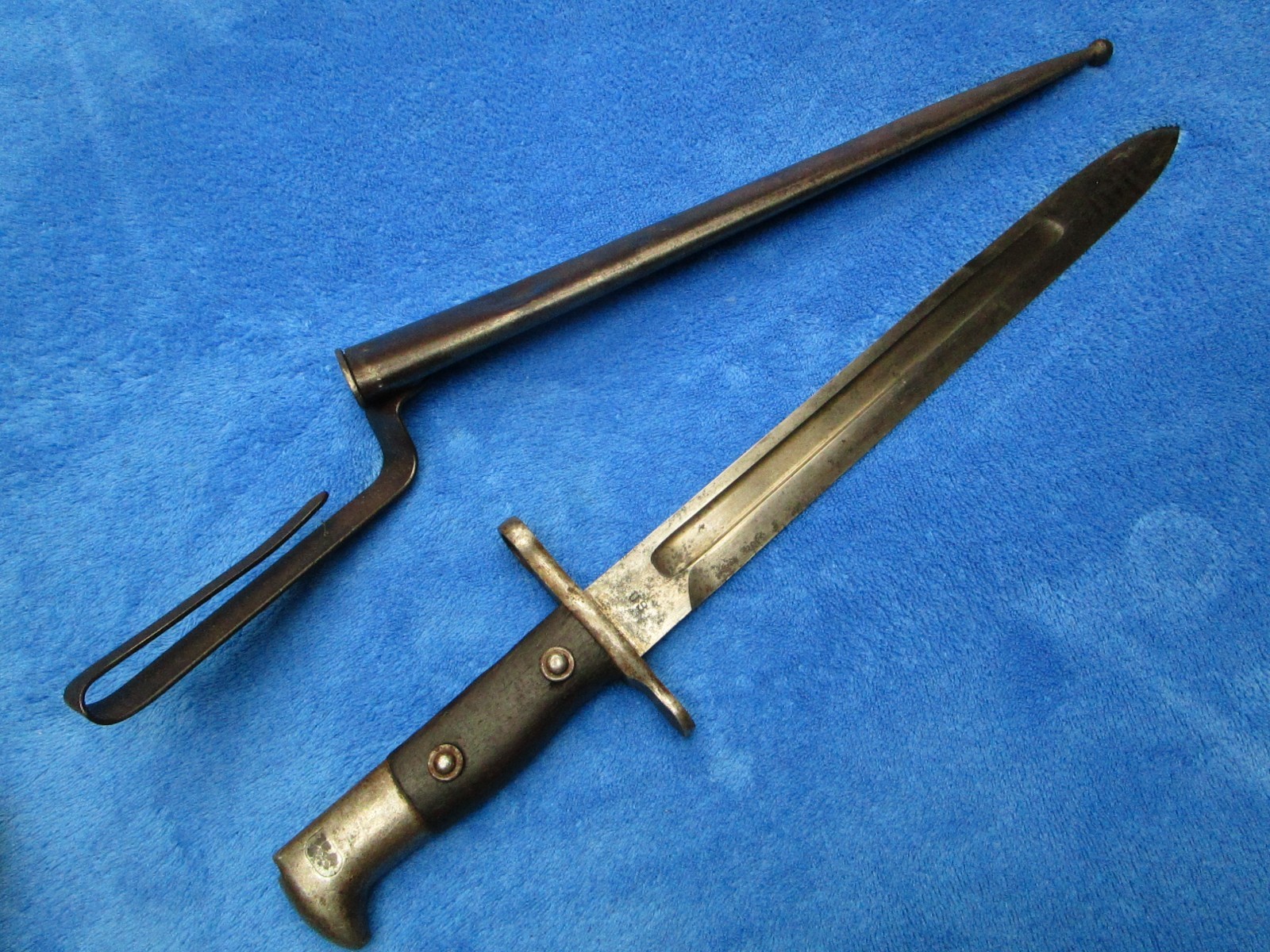 RARE ORIGINAL VINTAGE US M1892 KRAG RIFLE BAYONET & EARLY SCABBARD MADE IN 1900 RARE ORIGINAL VINTAGE US M1892 KRAG RIFLE BAYONET & EARLY SCABBARD MADE IN 1900