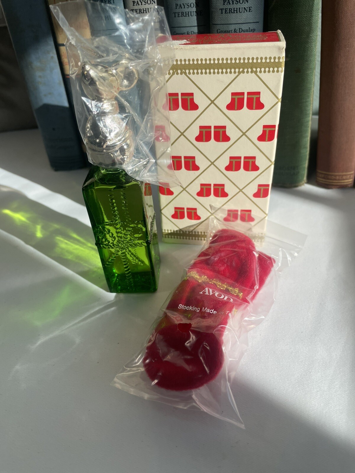 1992 Vintage Avon Christmas Peek-A-Mouse Cologne Perfume Sweet Honesty New Box