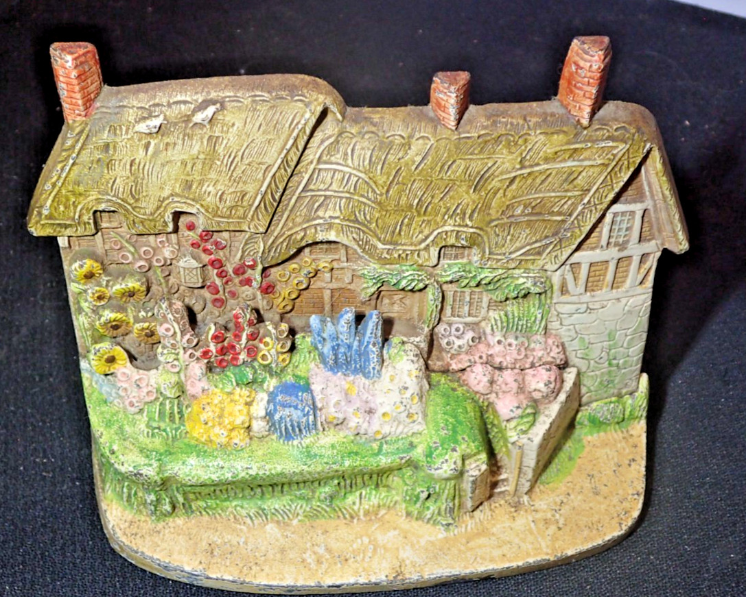Antique Hubley Cast Iron Doorstop Anne Hathaway’s Cottage Excellent Condition Antique Hubley Cast Iron Doorstop Anne Hathaway’s Cottage Excellent Condition