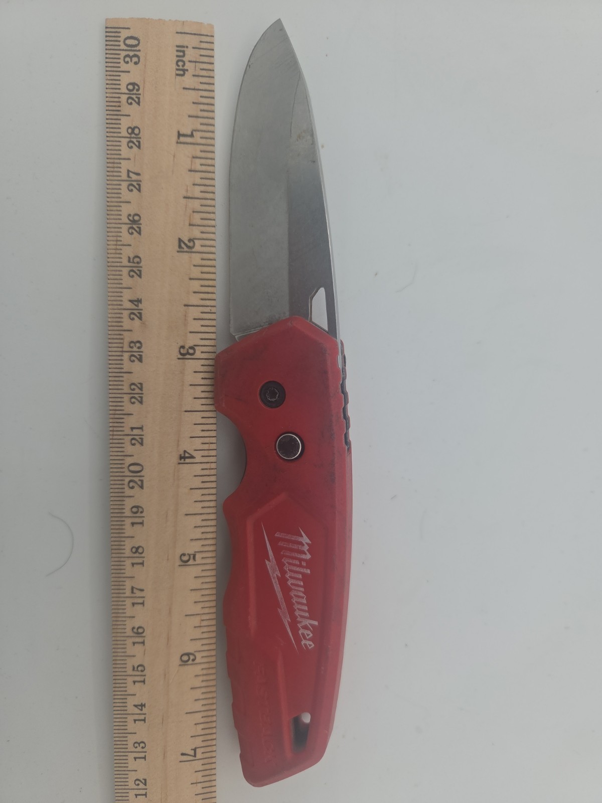 Red MILWAUKEE Fastback Folding Pocket Knife, #48-22-1520 Red MILWAUKEE Fastback Folding Pocket Knife, #48-22-1520