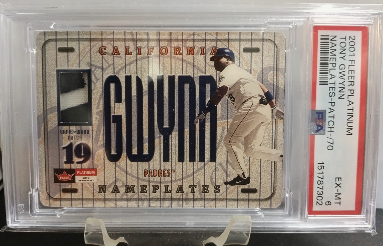 2001 Fleer Platinum NamePlates Patch Tony Gwynn /70 - PSA 6 2001 Fleer Platinum NamePlates Patch Tony Gwynn /70 - PSA 6