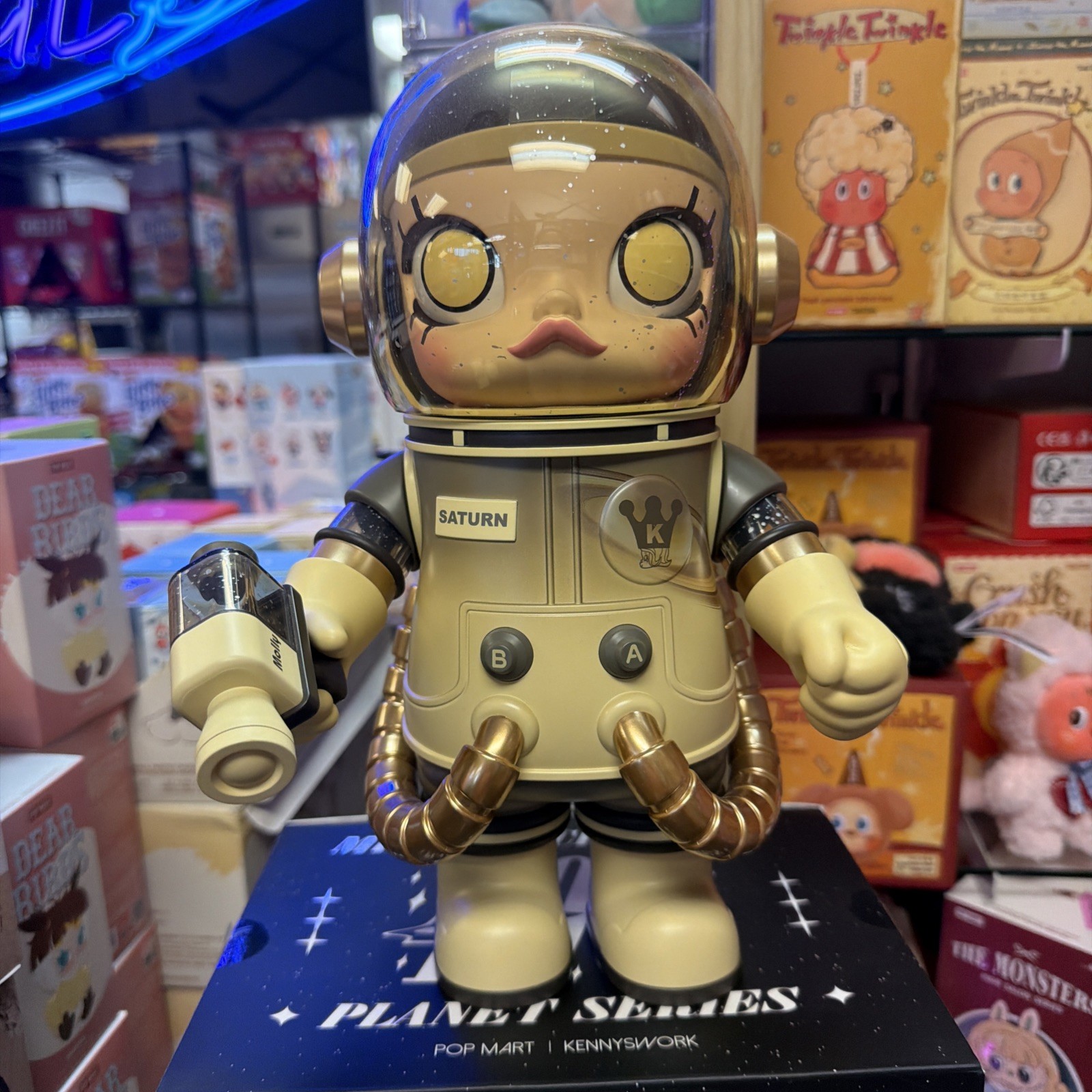 POP MART MEGA SPACE MOLLY 400% Saturn Figure Planet Series USA ๐บ๐ธ Seller POP MART MEGA SPACE MOLLY 400% Saturn Figure Planet Series USA ๐บ๐ธ Seller