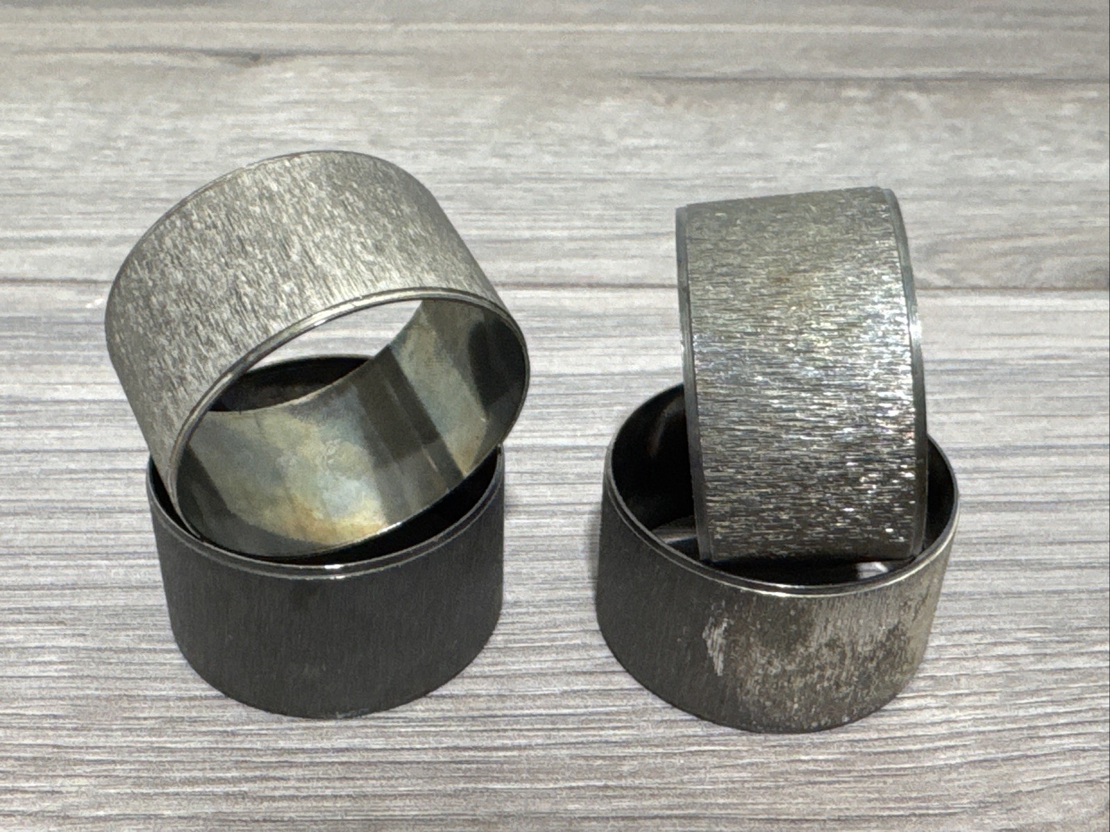 Lot 4 VTG COOL MID CENTURY BRUSHED Napkin SILVER RINGS Lot 4 VTG COOL MID CENTURY BRUSHED Napkin SILVER RINGS