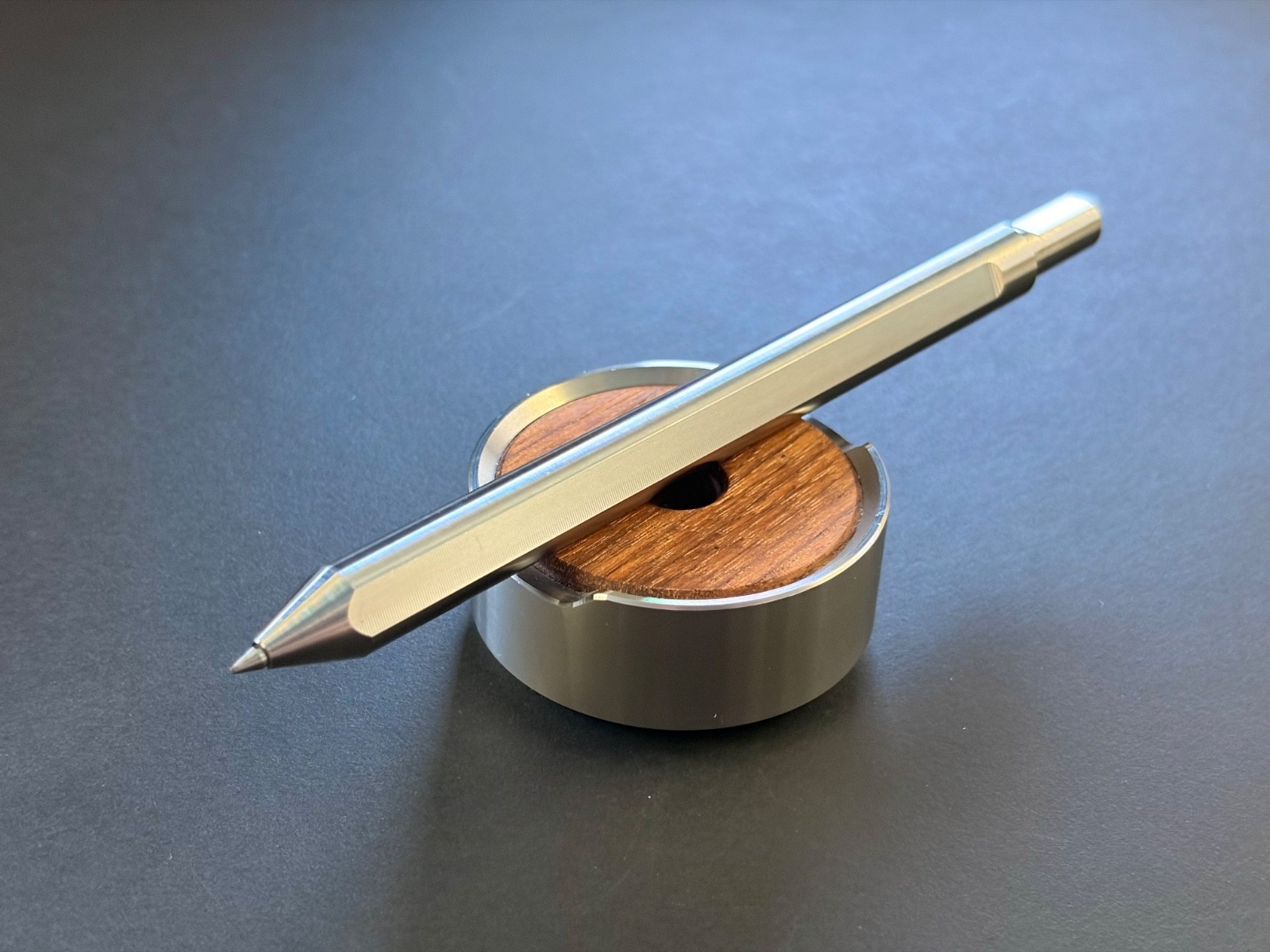 Grovemade Titanium Desk Pen + Walnut Stand + 3 Extra Refills + Box