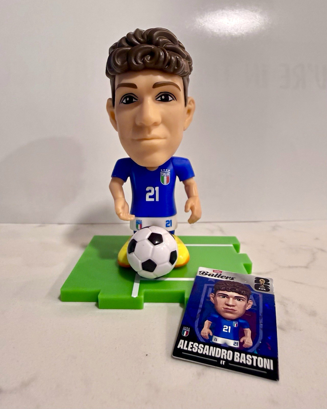 Zuru Ballers FIFA Alessandro Bastoni #21 Italy Soccer Figurine w/ puzzle piece Zuru Ballers FIFA Alessandro Bastoni #21 Italy Soccer Figurine w/ puzzle piece