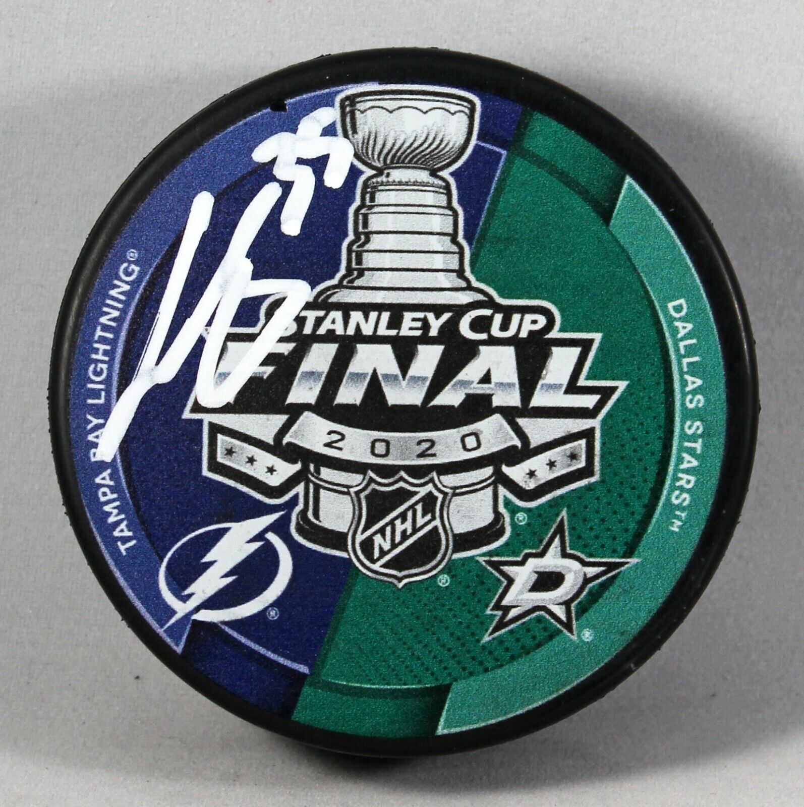 CURTIS MCELHINNEY SIGNED 2020 STANLEY CUP PUCK TAMPA BAY LIGHTNING AUTOGRAPH COA
