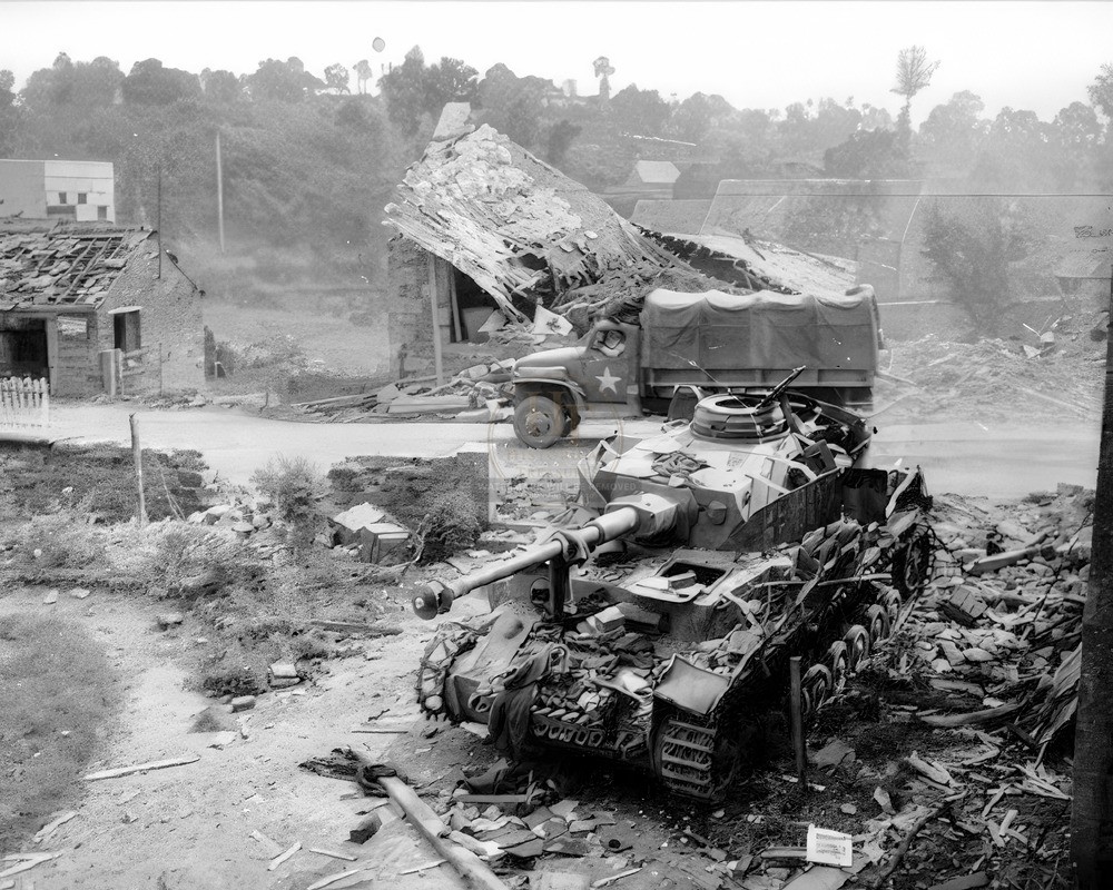D-Day Normandy Knocked-Out German Panzer IV WWII 8x10 Photo Print HT4136511