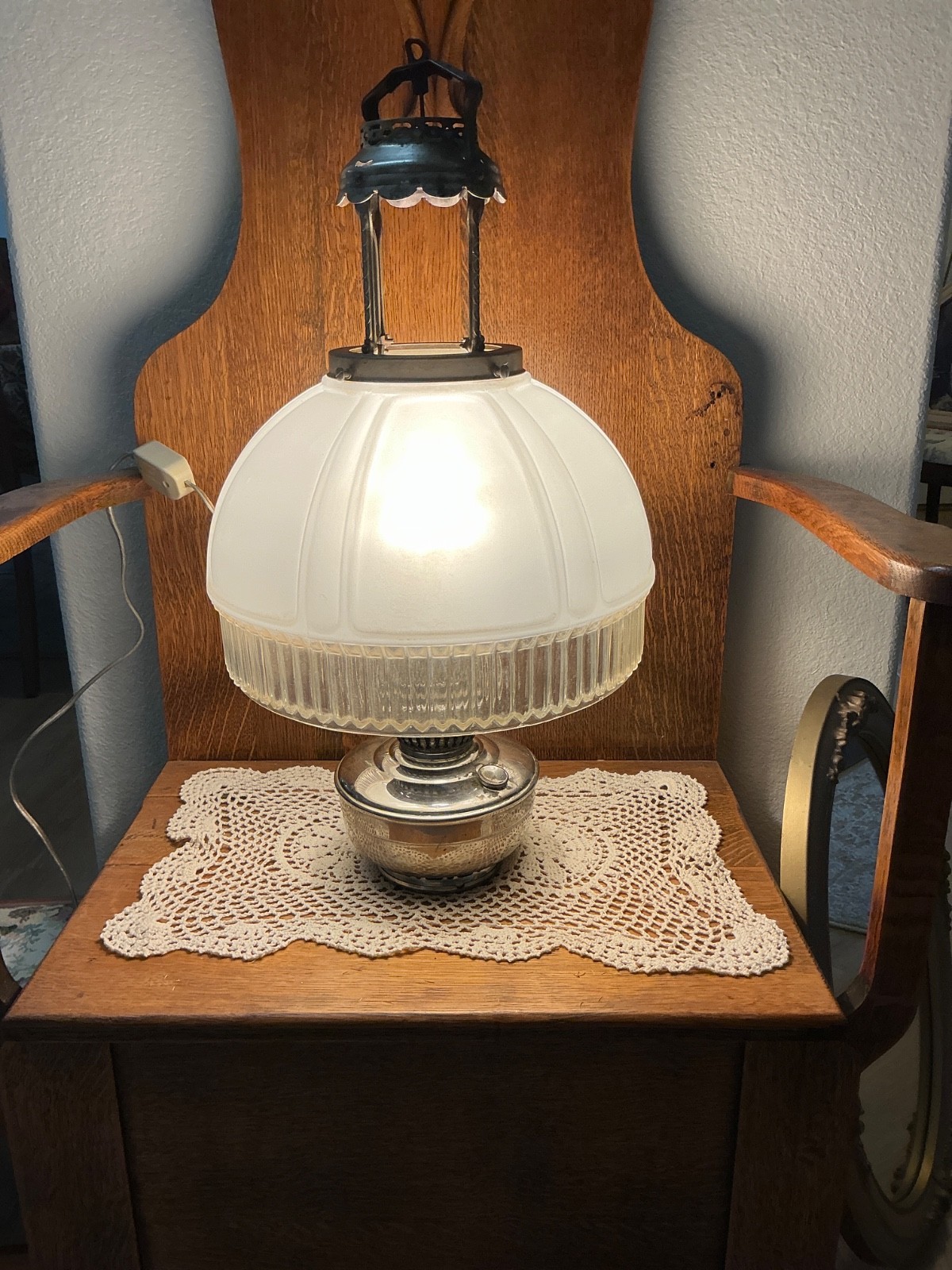 ANTIQUE ALADDIN 4 POST MODEL 12 HANGING OIL LAMP ORIGINAL SHADE ELECTRIFIED 24” ANTIQUE ALADDIN 4 POST MODEL 12 HANGING OIL LAMP ORIGINAL SHADE ELECTRIFIED 24”