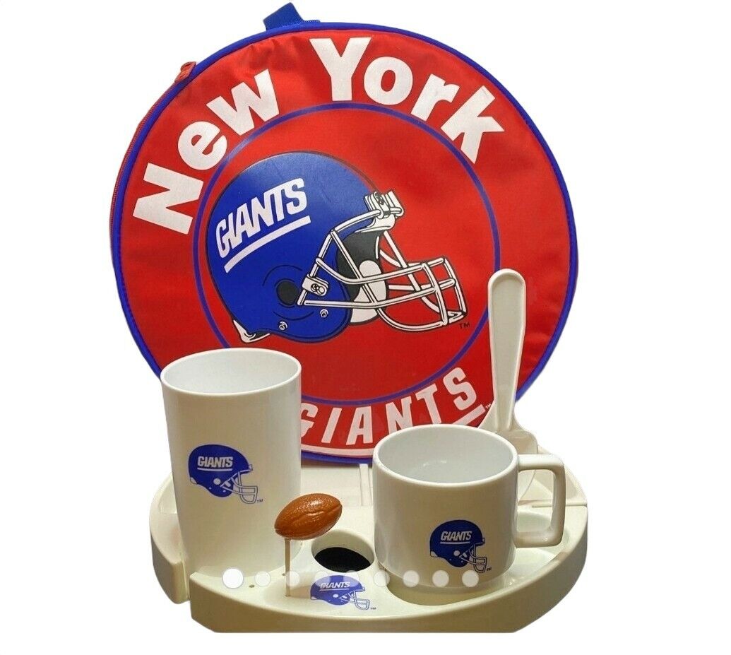 VINTAGE NY NEW YORK GIANTS NFL EZ HOLD PORTABLE DINNERWARE SET PLASTIC 14 PIECE