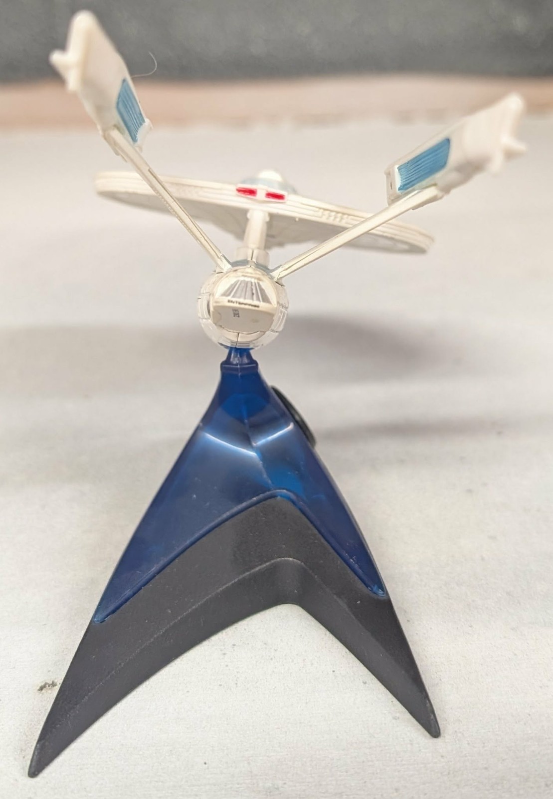 Hot Wheels Star Trek USS Enterprise NCC-1701-A Battle Damaged P8522 Hot Wheels Star Trek USS Enterprise NCC-1701-A Battle Damaged P8522