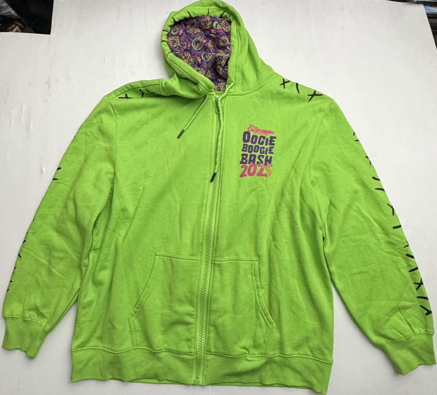 Disneyland California Adventure 2025 Zip Up Oogie Boogie Bash Hoodie XXLARGE NWT Disneyland California Adventure 2025 Zip Up Oogie Boogie Bash Hoodie XXLARGE NWT