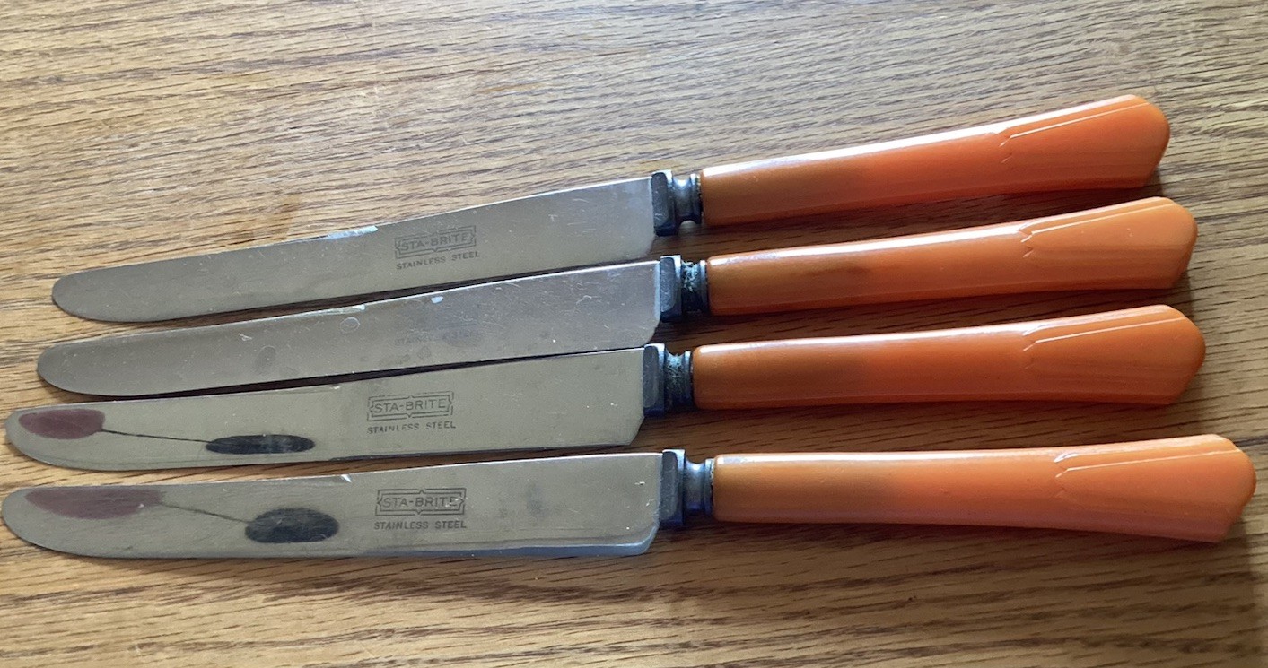 Vintage Sta-Brite Butterscotch Bakelite Set Of 4 Knives 9”