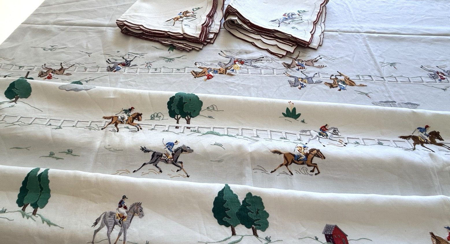 Vintage Madeira Hand Embroidered LARGE Tablecloth HORSE RACE 12 Napkins 108\ Vintage Madeira Hand Embroidered LARGE Tablecloth HORSE RACE 12 Napkins 108\