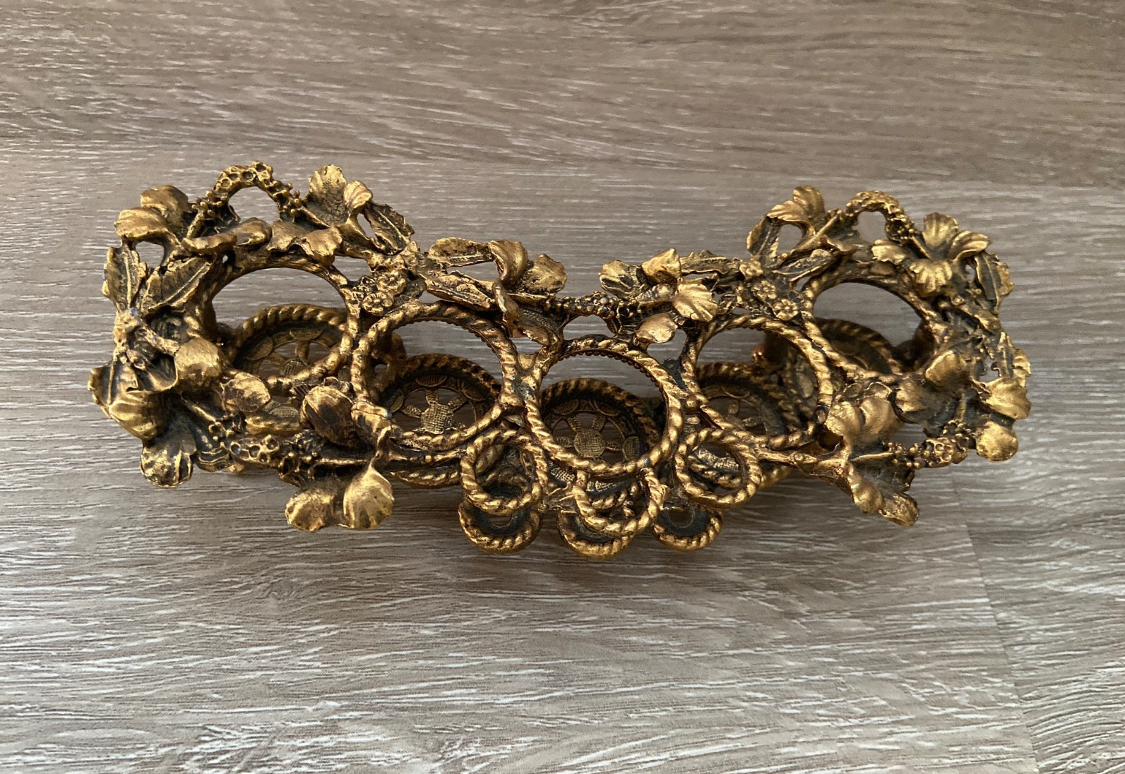Vintage MCM Matson Ormolu Gold Tone Vanity Lip Stick Holder Roses Floral Design Vintage MCM Matson Ormolu Gold Tone Vanity Lip Stick Holder Roses Floral Design