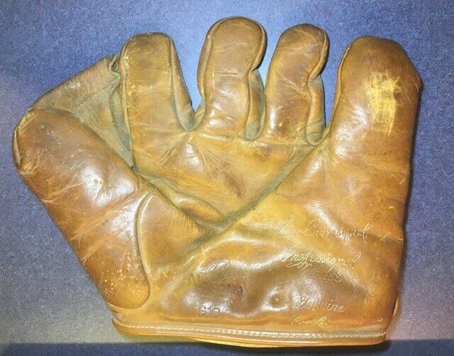 Vintage Nokona G10 Chico Carrasquel Split Finger Cowhide Baseball Glove 