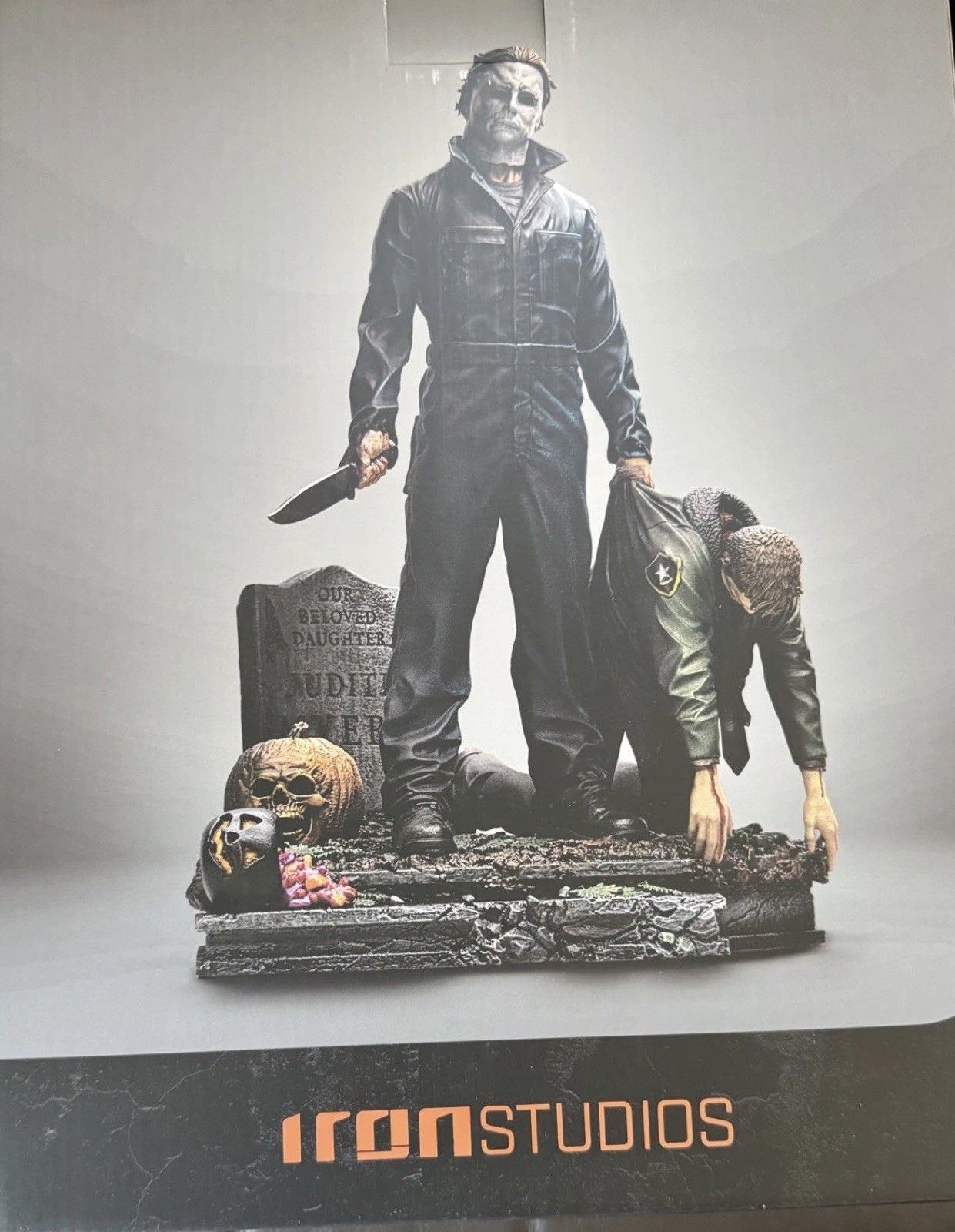 Iron Studios Halloween Michael Myers 1/10 Scale Limited Edition Statue Figure Iron Studios Halloween Michael Myers 1/10 Scale Limited Edition Statue Figure