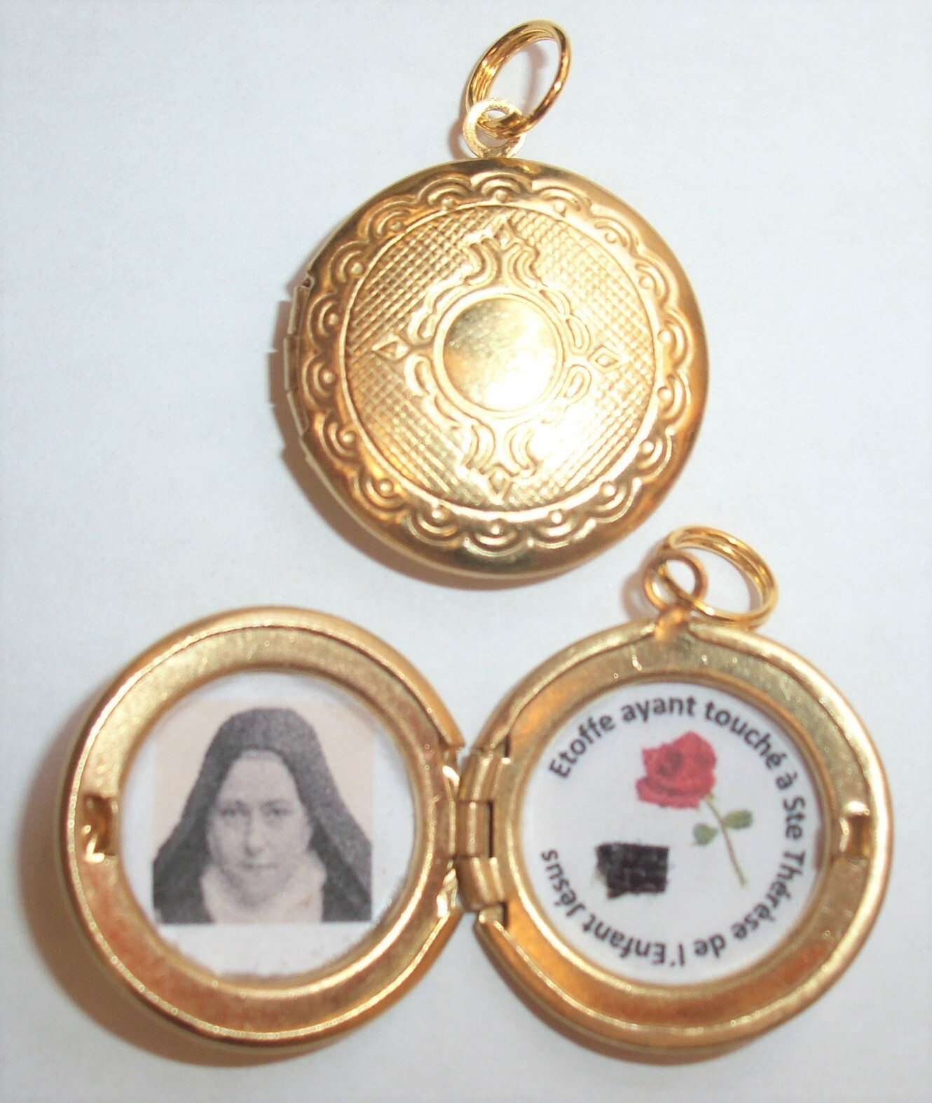 Saint Therese of Lisieux relic locket--beautifully detailed Saint Therese of Lisieux relic locket--beautifully detailed