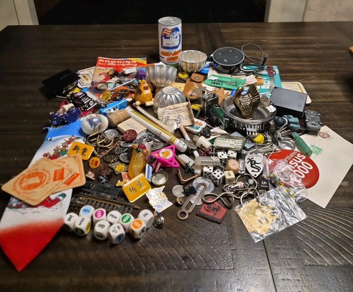 Vintage Retro Junk Drawer Lot Estate Assorted Mix Of - Trinkets - Collectibles Vintage Retro Junk Drawer Lot Estate Assorted Mix Of - Trinkets - Collectibles