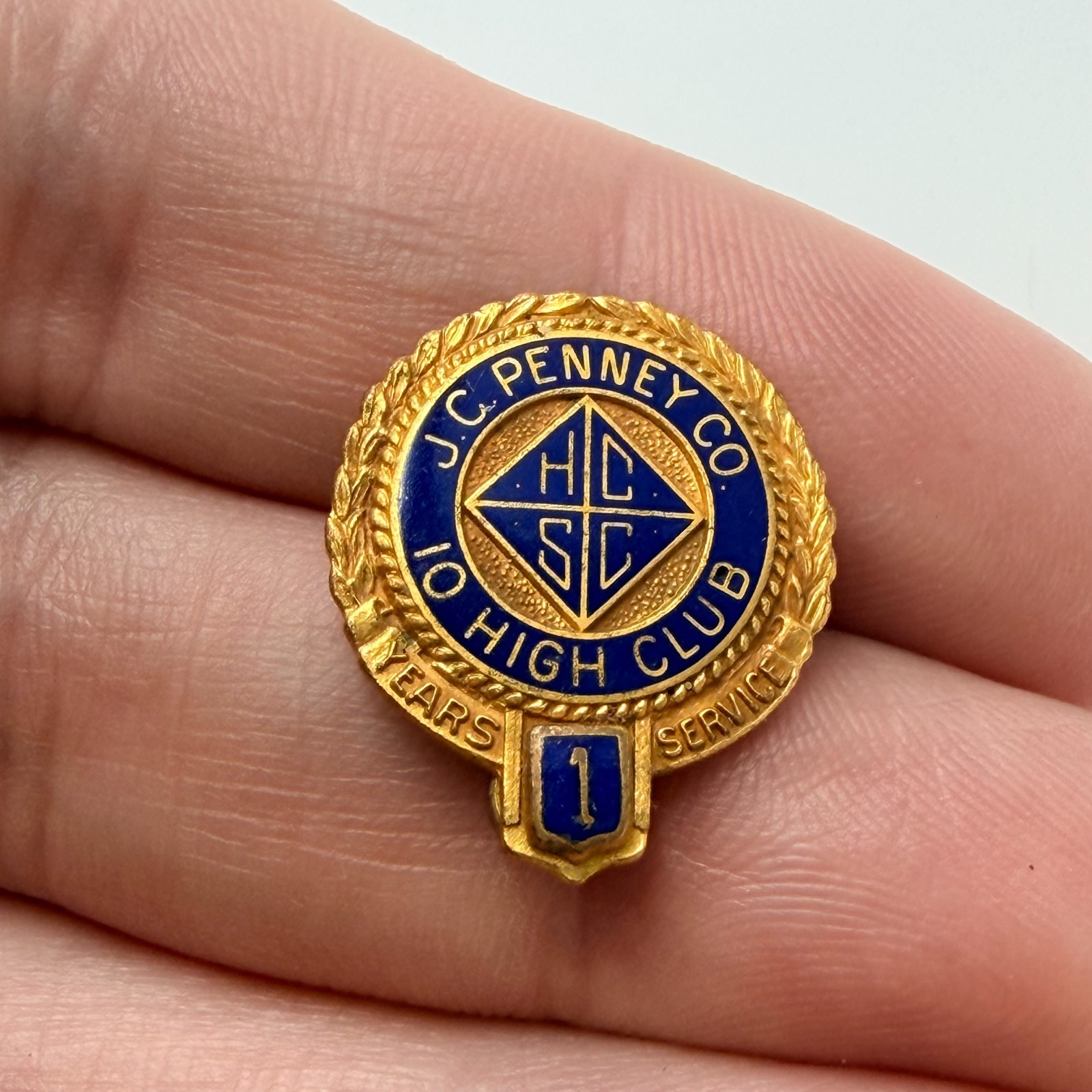 JCPenney Co 10 High Club Lapel Pin Gold Tone 1 Year Service Employee Award Badge JCPenney Co 10 High Club Lapel Pin Gold Tone 1 Year Service Employee Award Badge