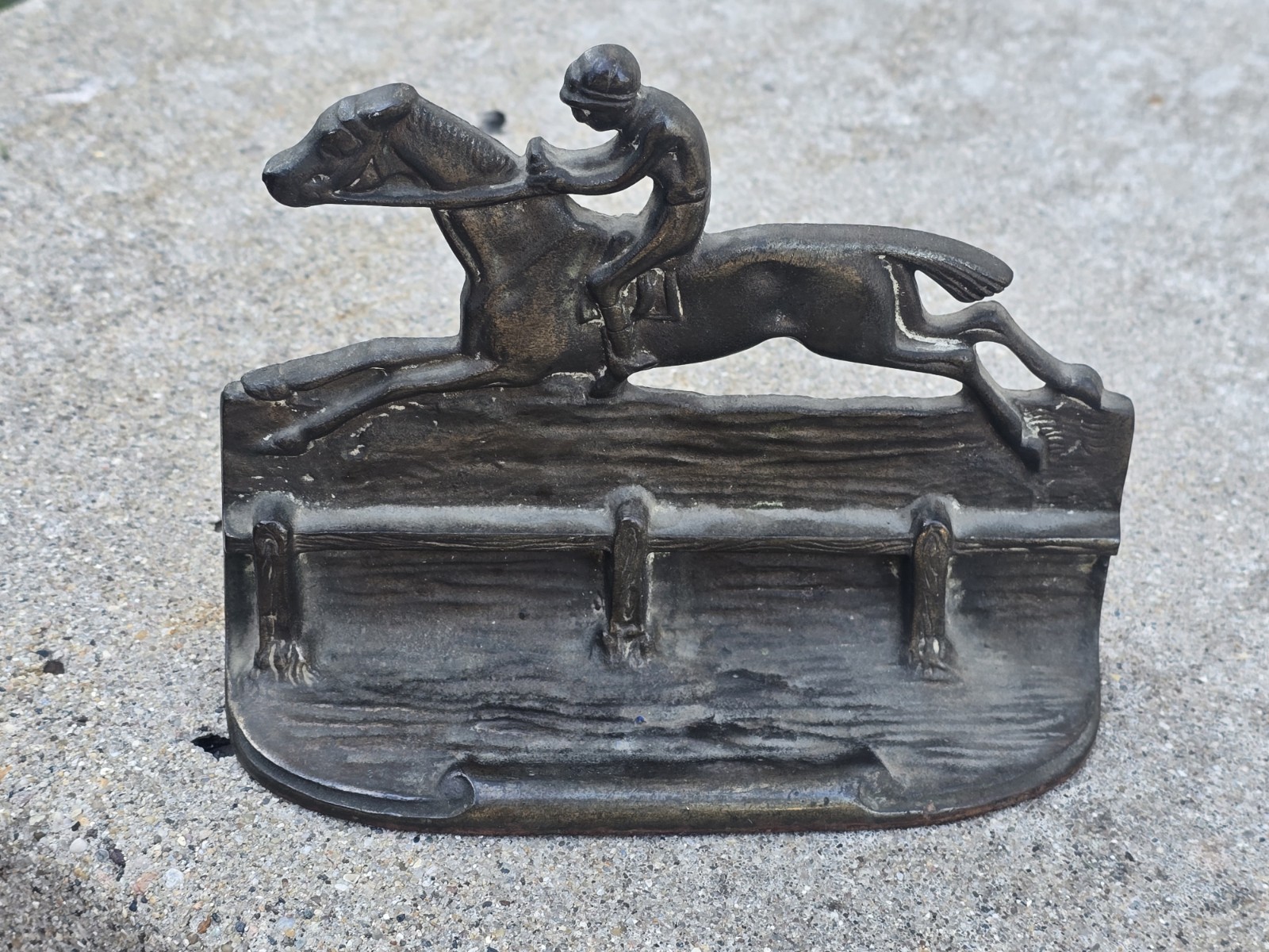ANTIQUE #S220 BRASS EQUESTRIAN HORSE TRACK JOCKEY RACING BOOKEND ANTIQUE #S220 BRASS EQUESTRIAN HORSE TRACK JOCKEY RACING BOOKEND