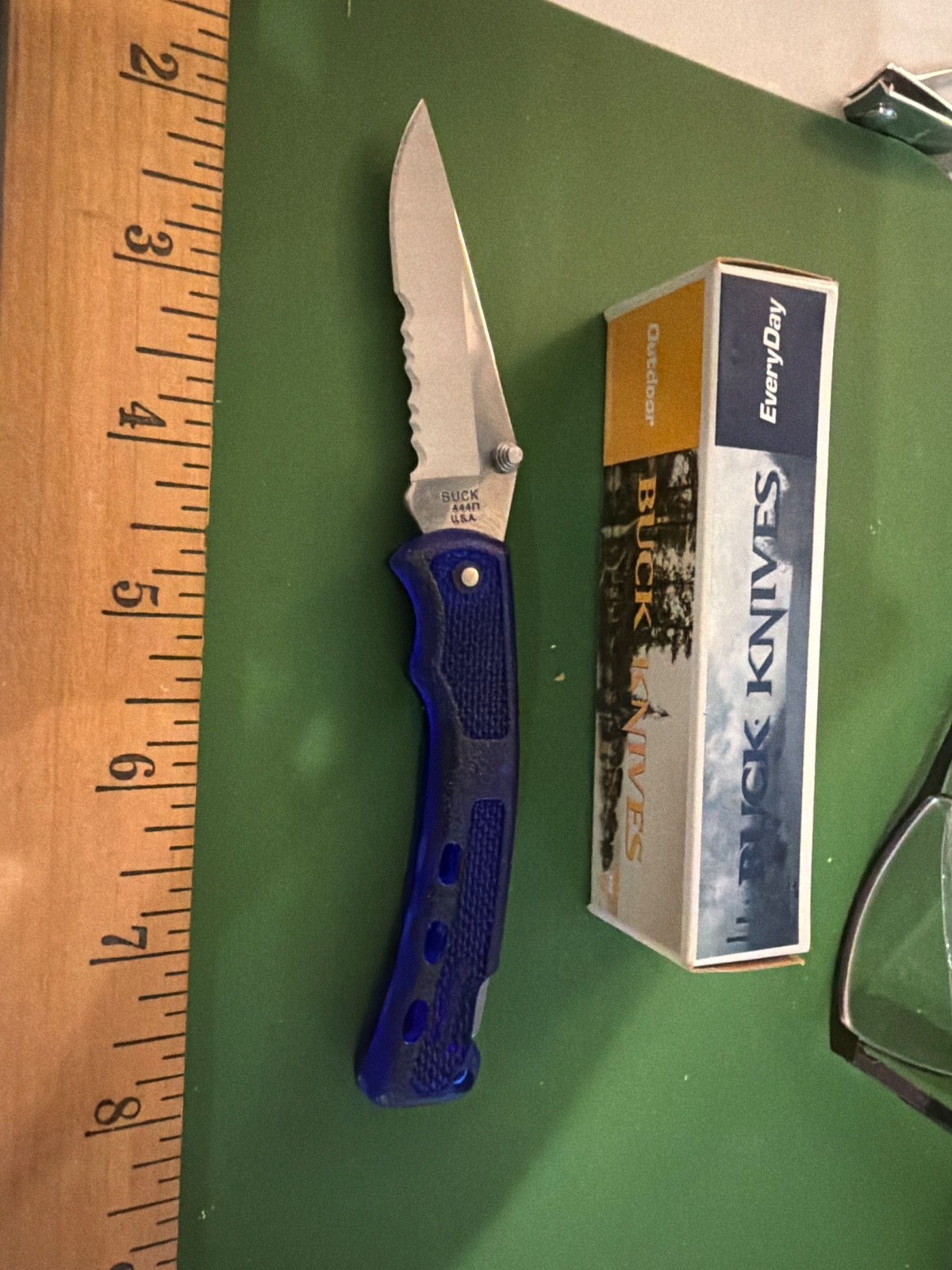 VINTAGE DISCONTINUED BUCK KNIFE MODEL 444 VINTAGE DISCONTINUED BUCK KNIFE MODEL 444