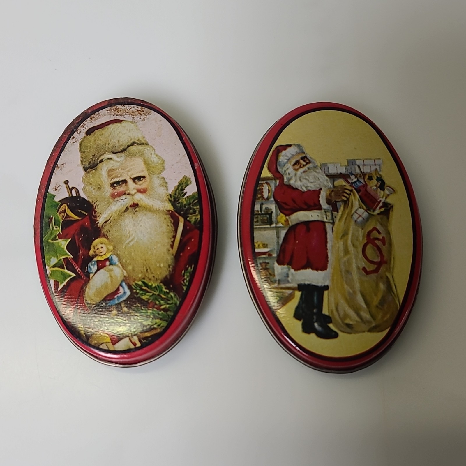 Vintage 1983 Santa Claus Tins Made In Hong Kong, 2 ¾ Vintage 1983 Santa Claus Tins Made In Hong Kong, 2 ¾