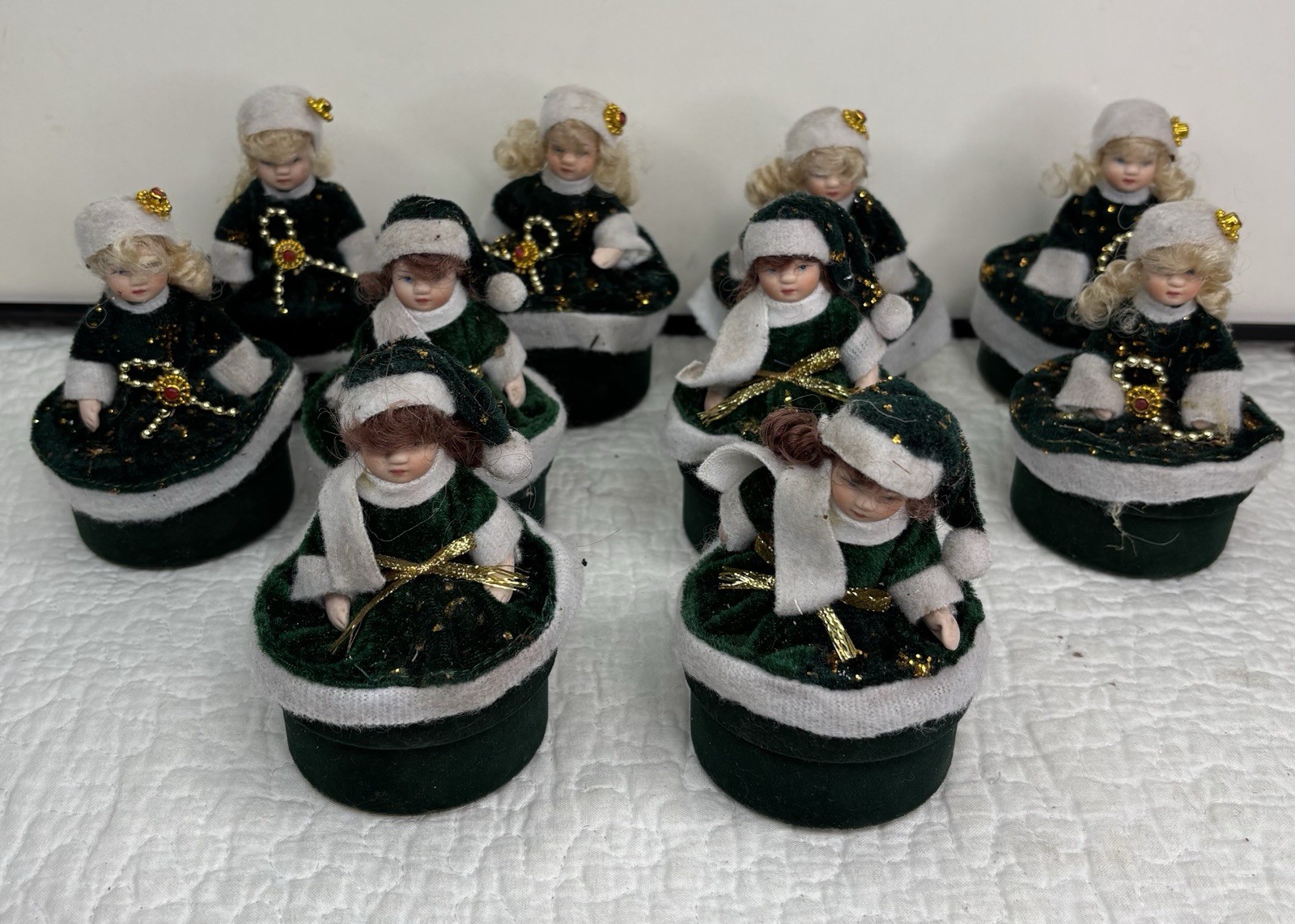 Vintage Christmas Velvet Trinket Box Dolls & Hanging Ornaments Lot (24 Pieces) Vintage Christmas Velvet Trinket Box Dolls & Hanging Ornaments Lot (24 Pieces)